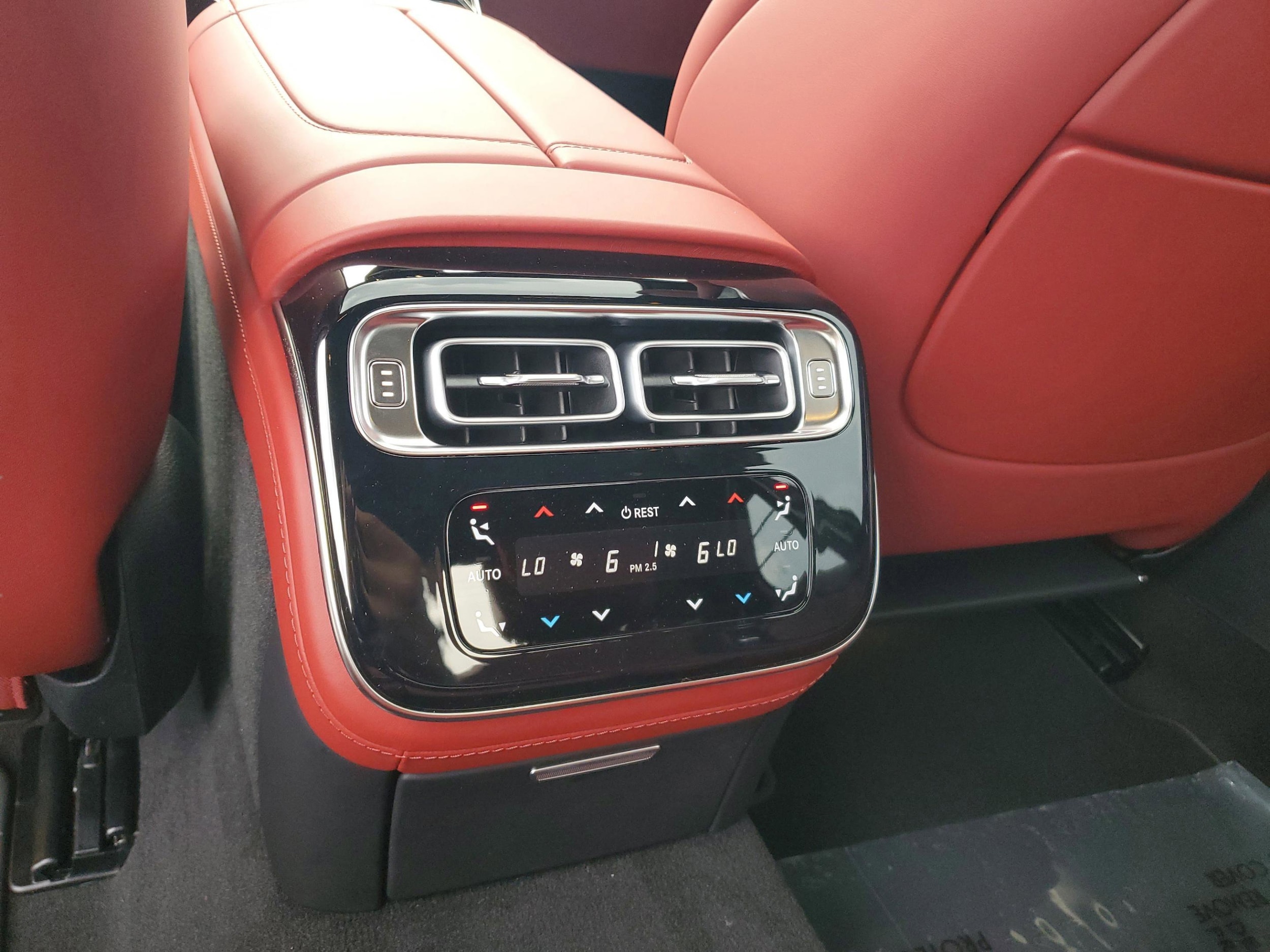 2026 Mercedes-Benz S-Class AMG S 63 - Photo 35