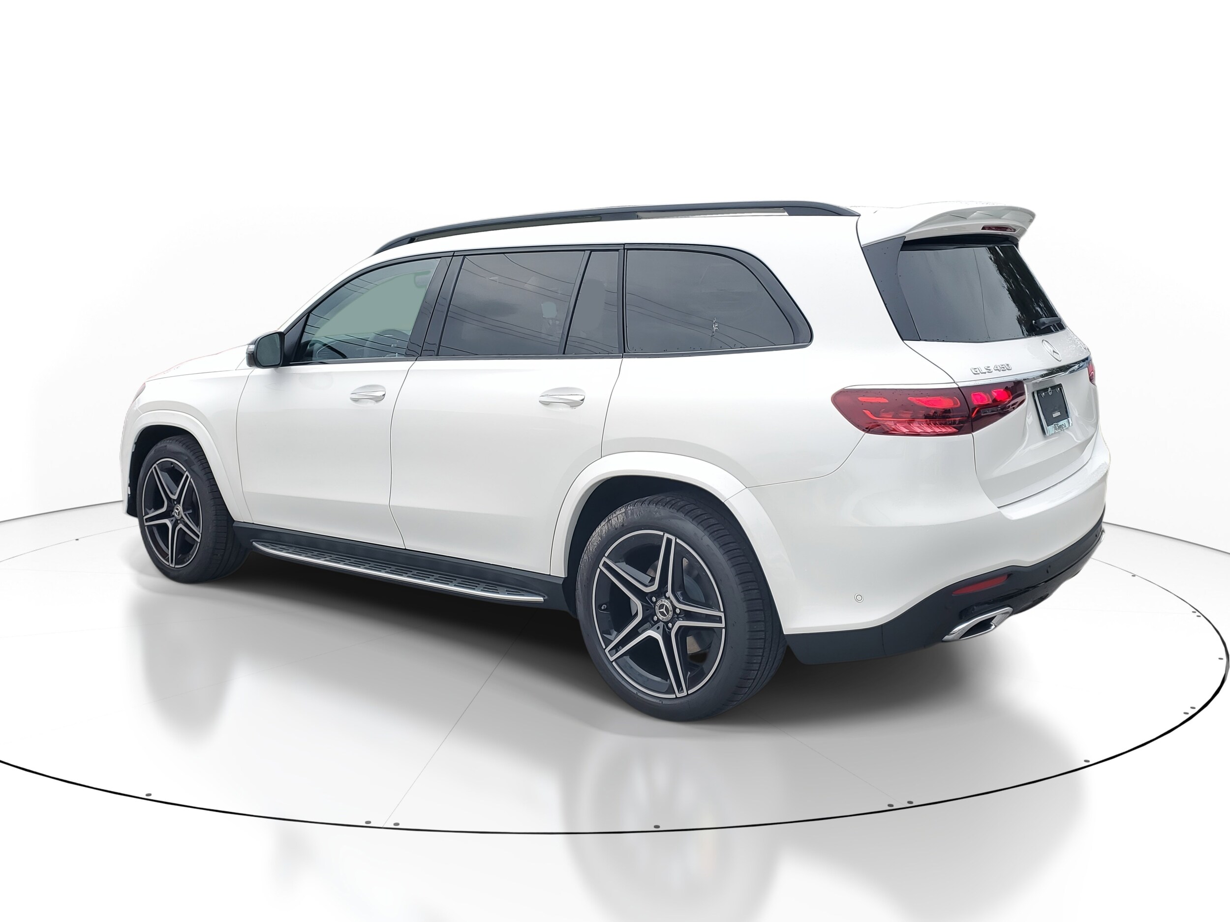 2026 Mercedes Benz GLS 450 4MATIC photo 3