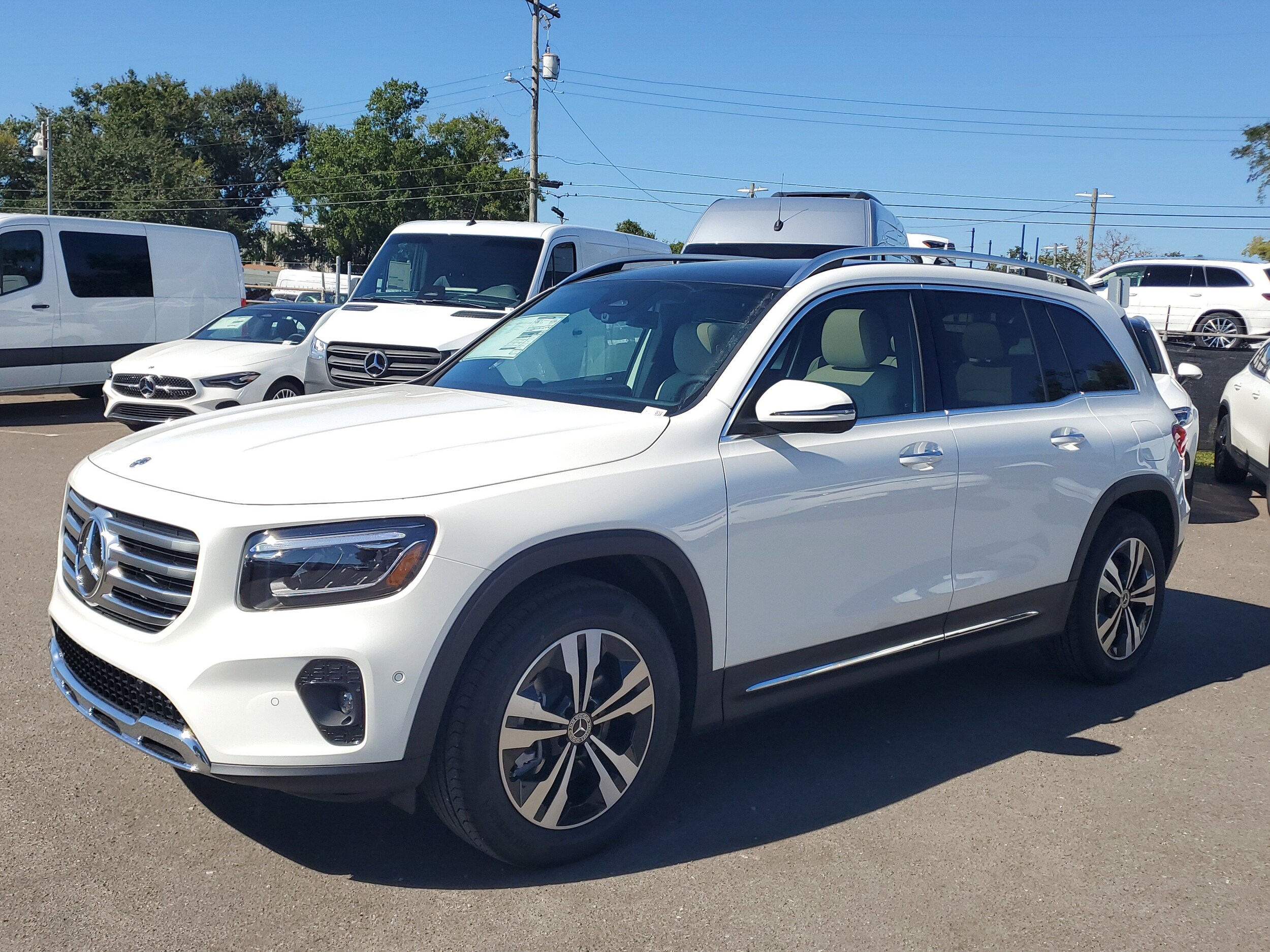 2026 Mercedes Benz GLB 250 photo 2