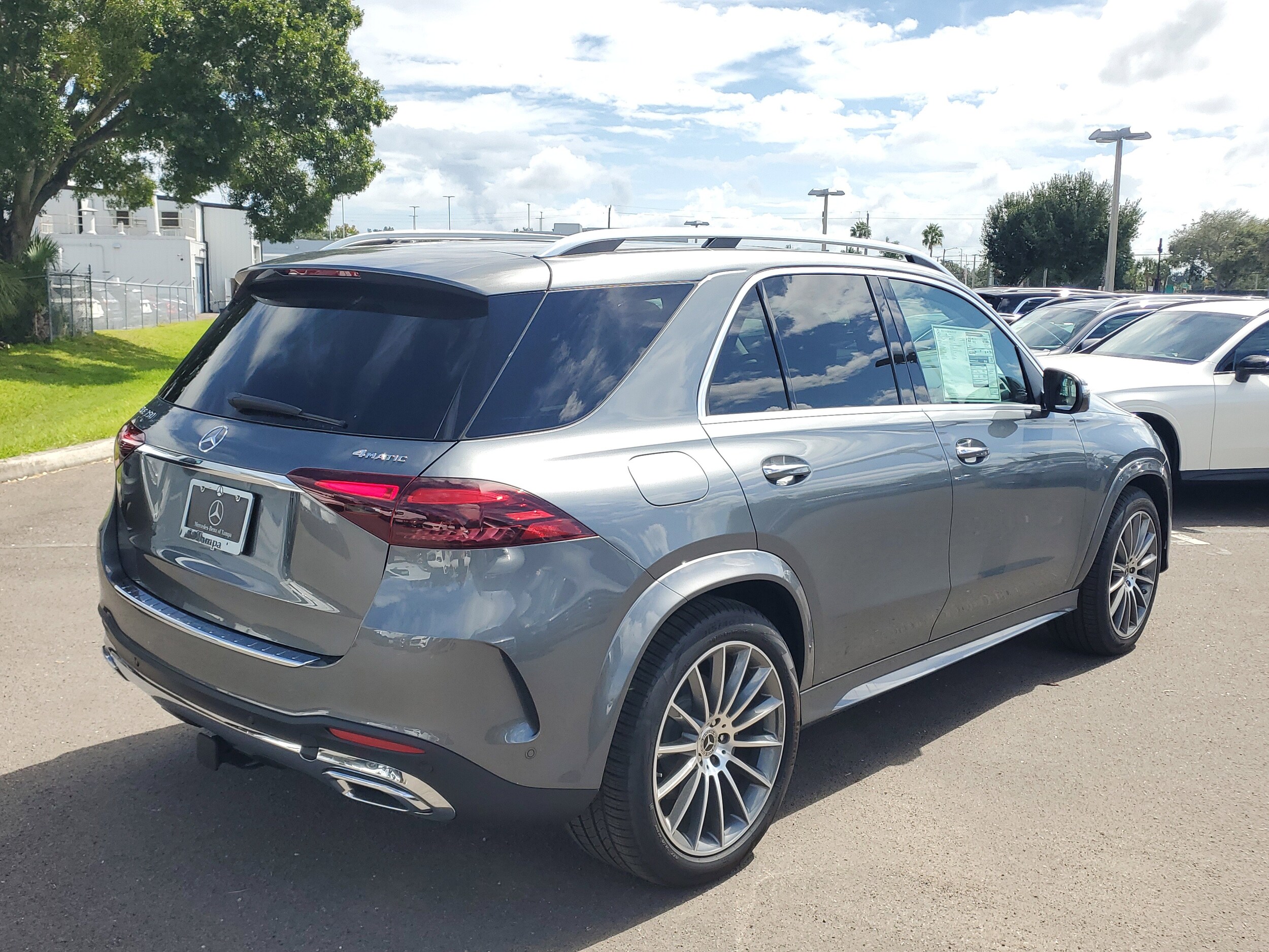 2025 Mercedes Benz GLE 350 4MATIC photo 4