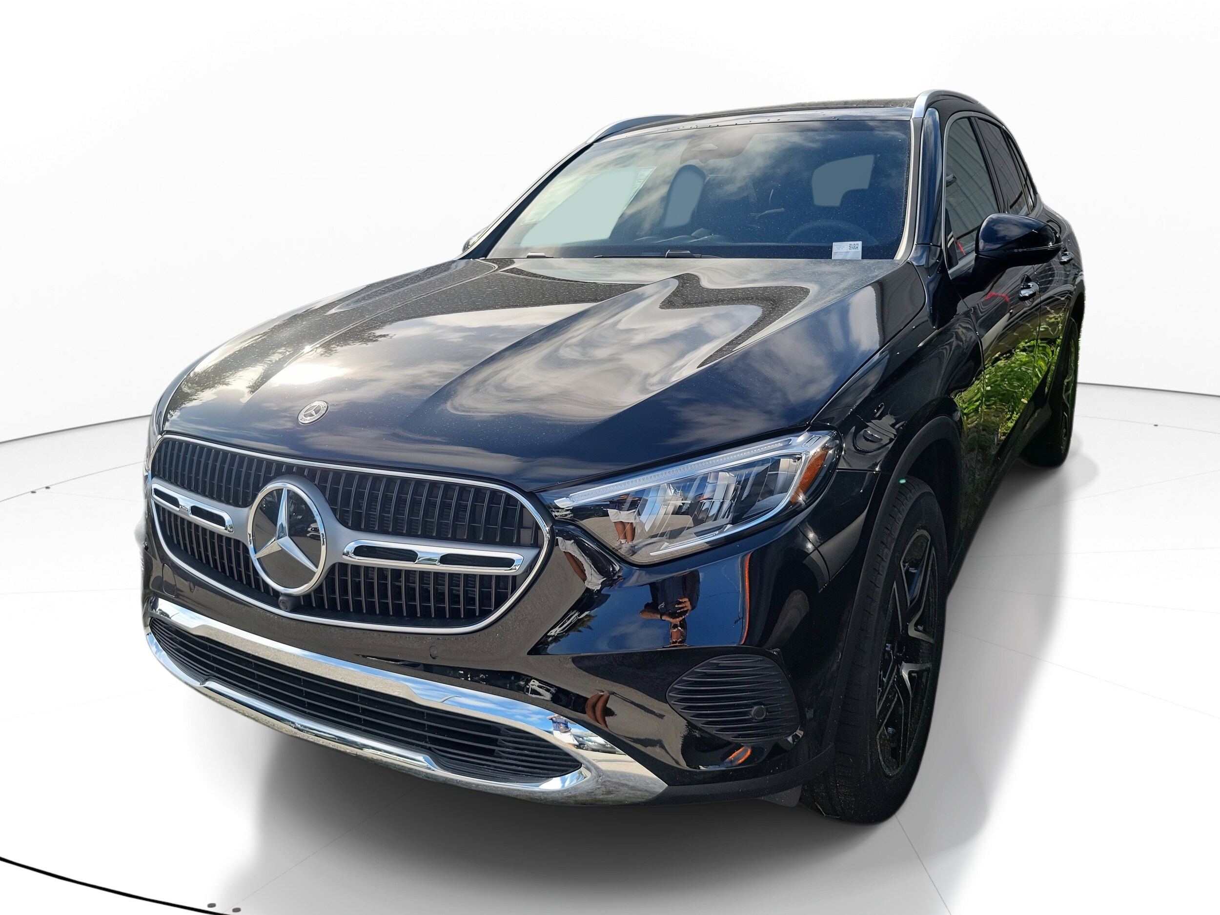 2026 Mercedes Benz GLC 300 4MATIC photo 2