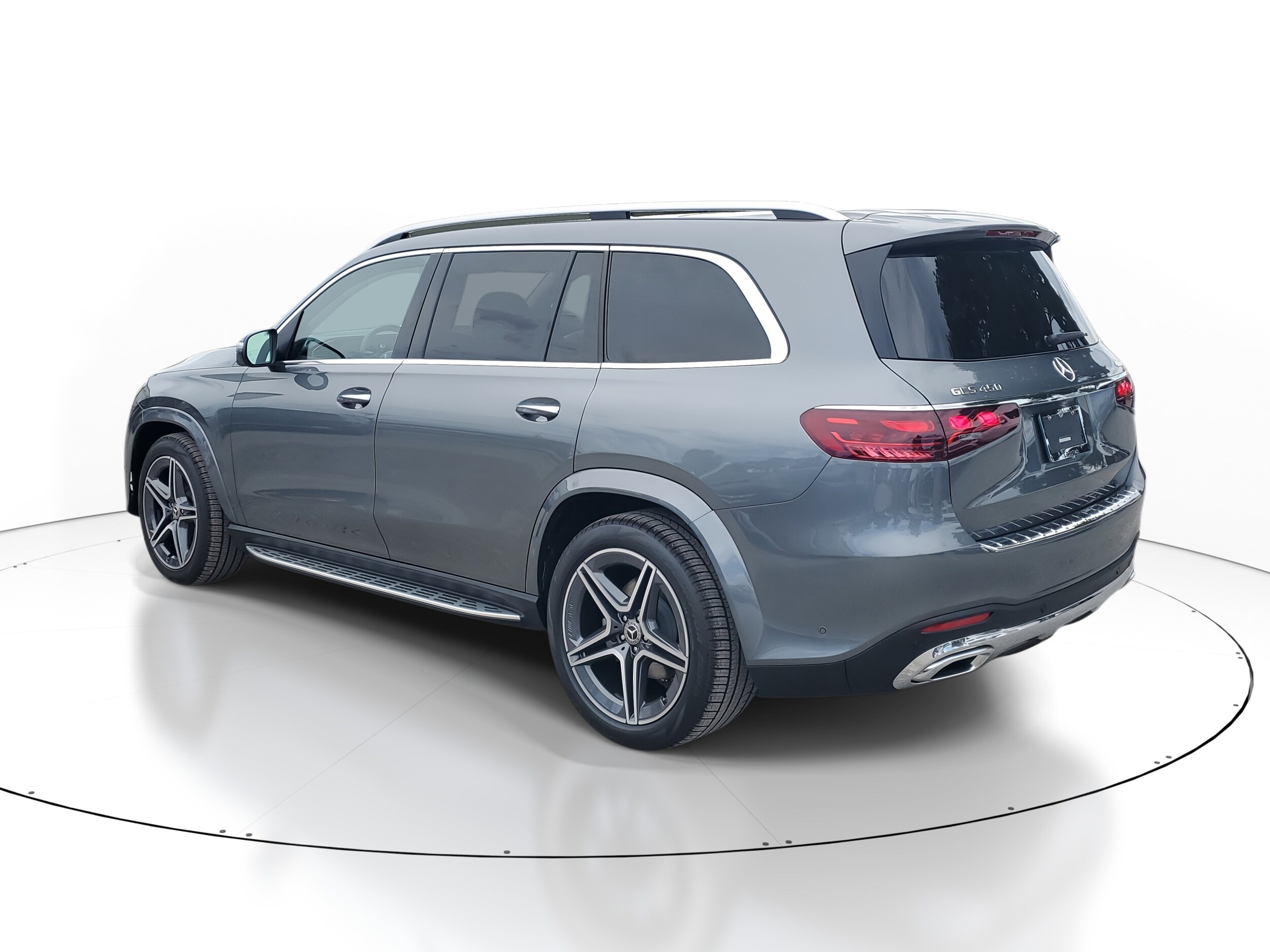 2026 Mercedes Benz GLS 450 4MATIC photo 3