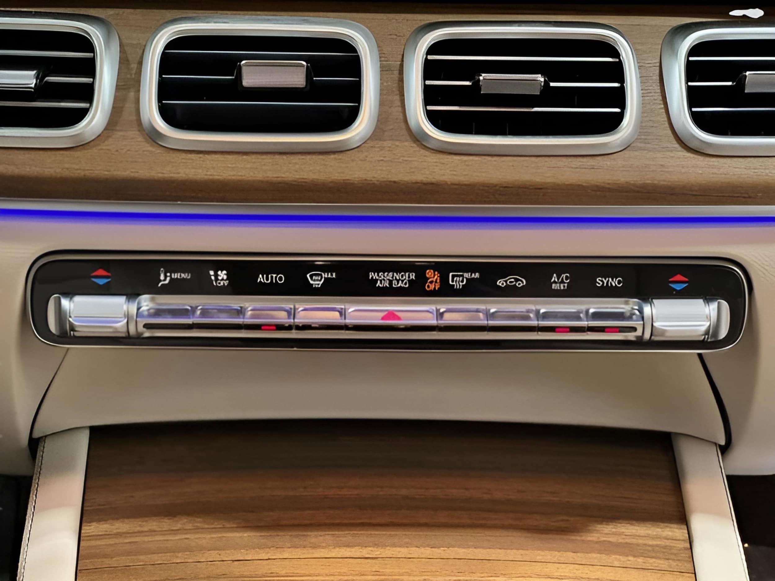 2025 Mercedes-Benz GLE GLE450 - Photo 17