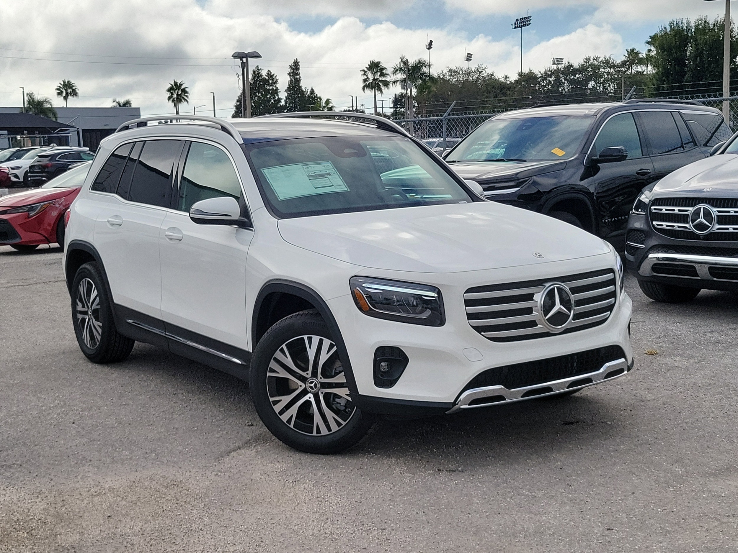 2026 Mercedes-Benz GLB GLB 250's photo