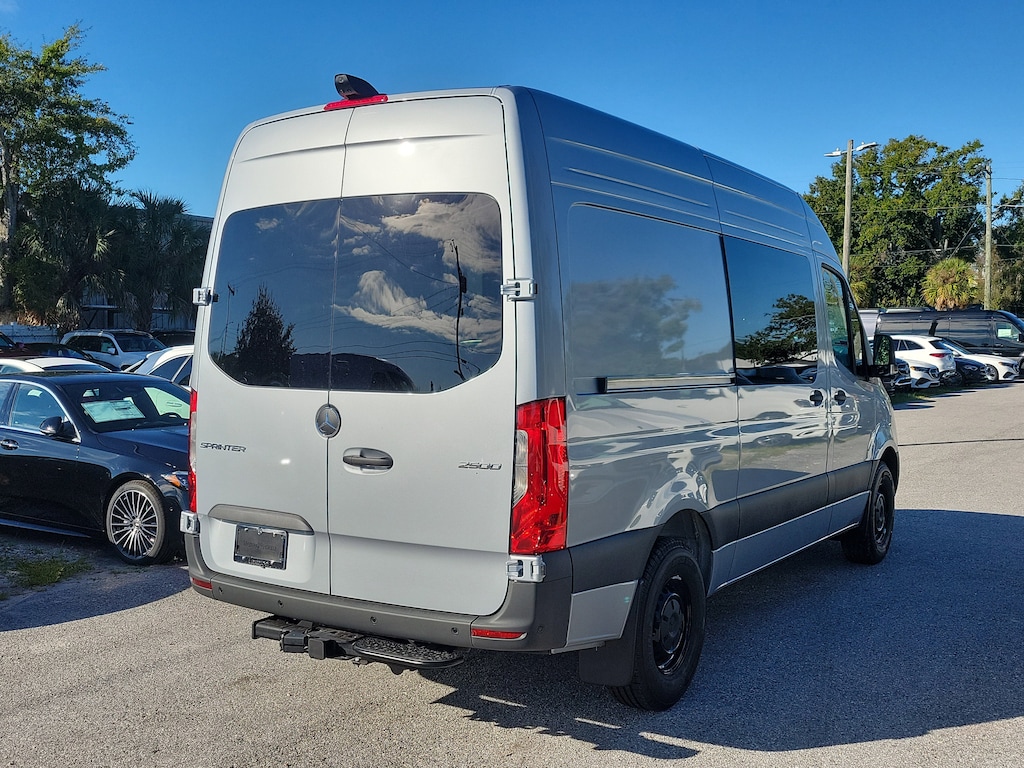 New 2026 Mercedes-Benz Sprinter 2500 Standard Roof 4-Cyl Diesel Van Crew Van