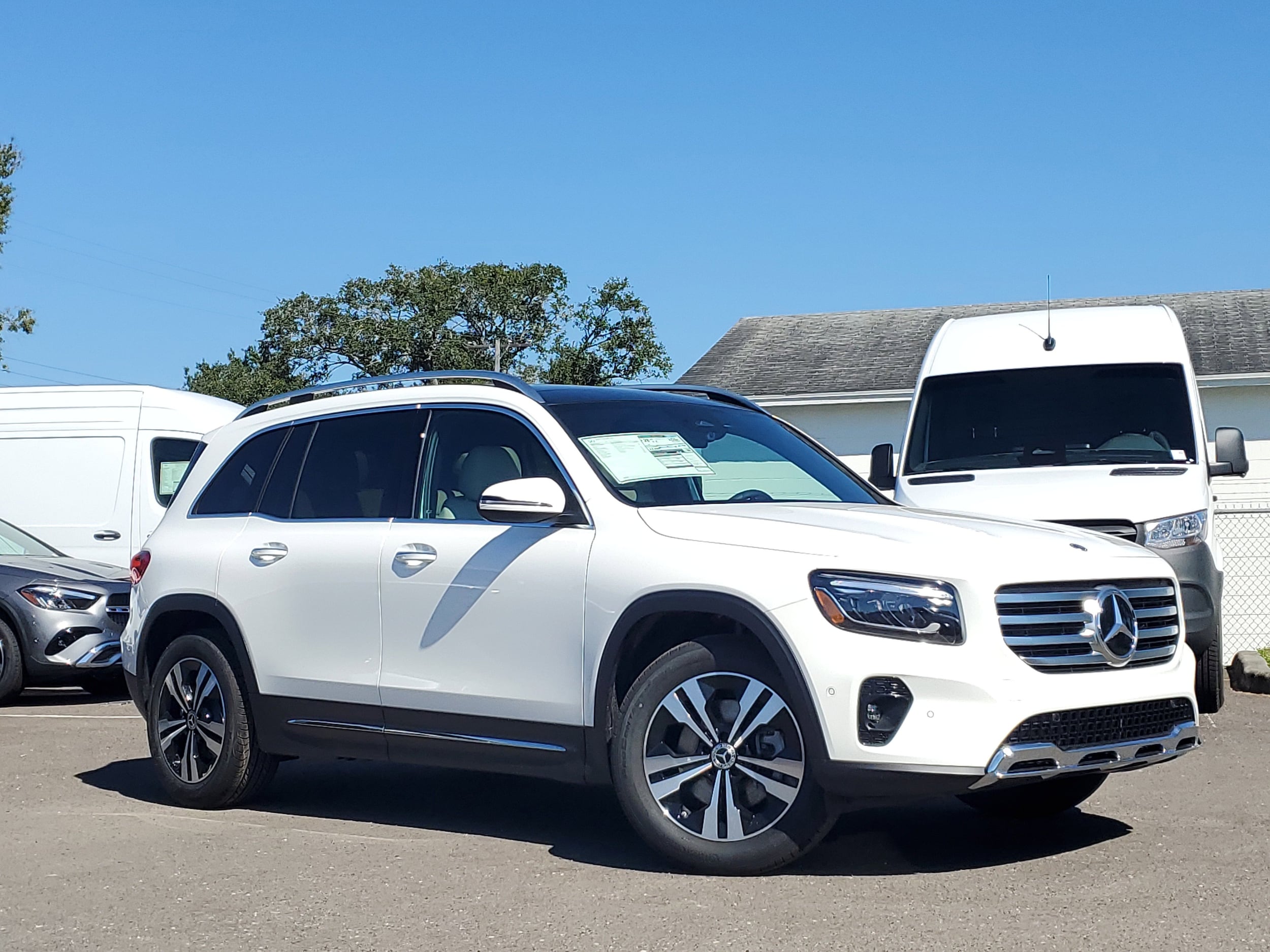 2026 Mercedes-Benz GLB GLB 250's photo