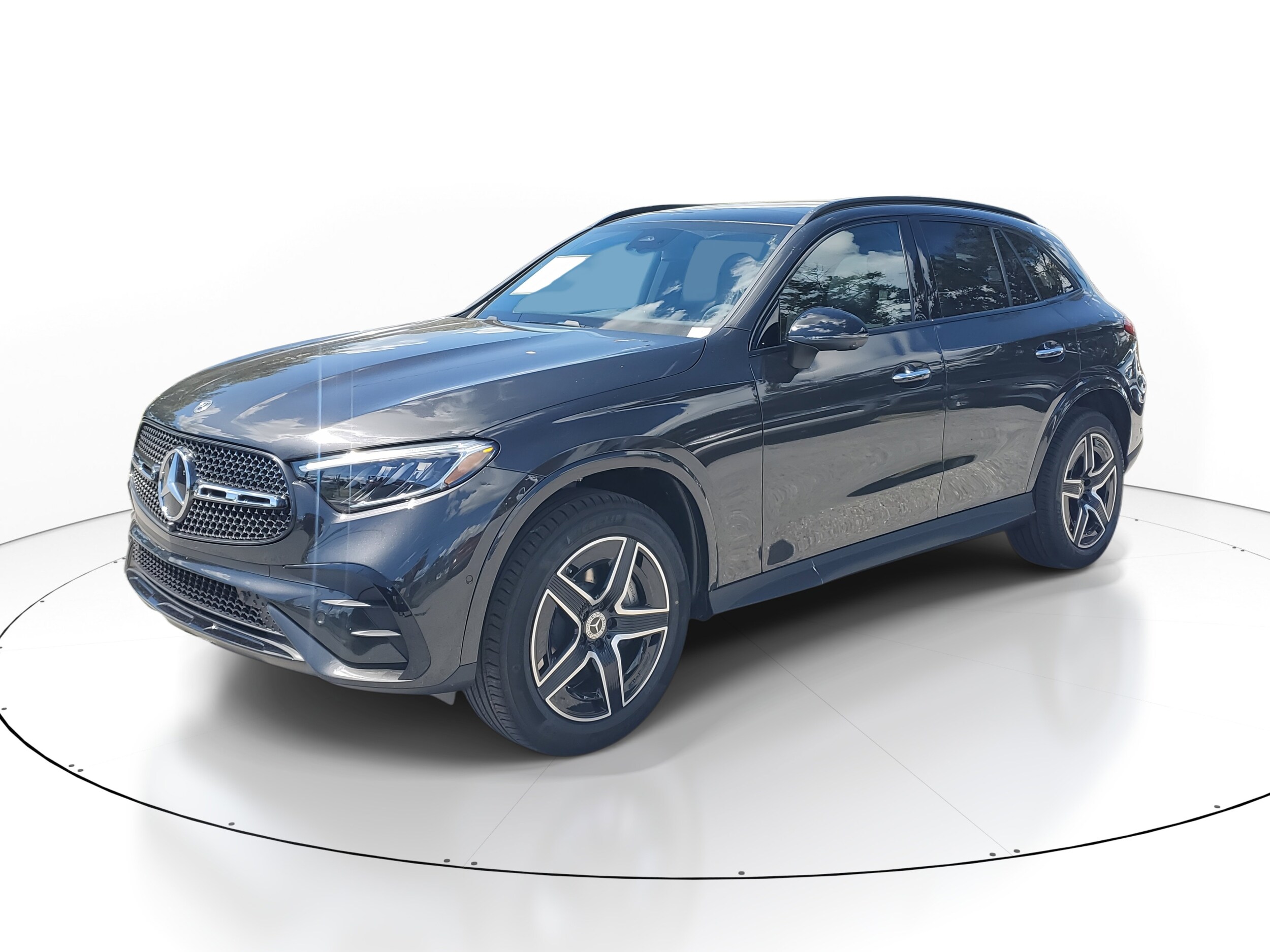 2026 Mercedes Benz GLC 300 4MATIC photo 3