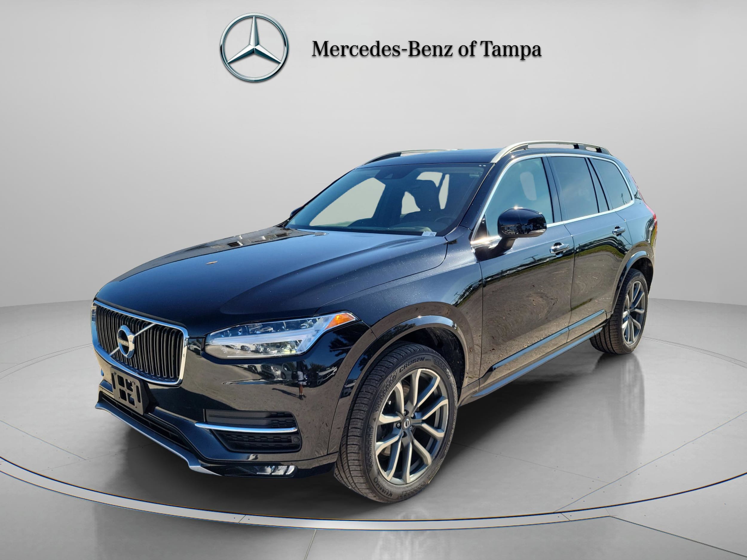 2019 Volvo XC90 Momentum's photo