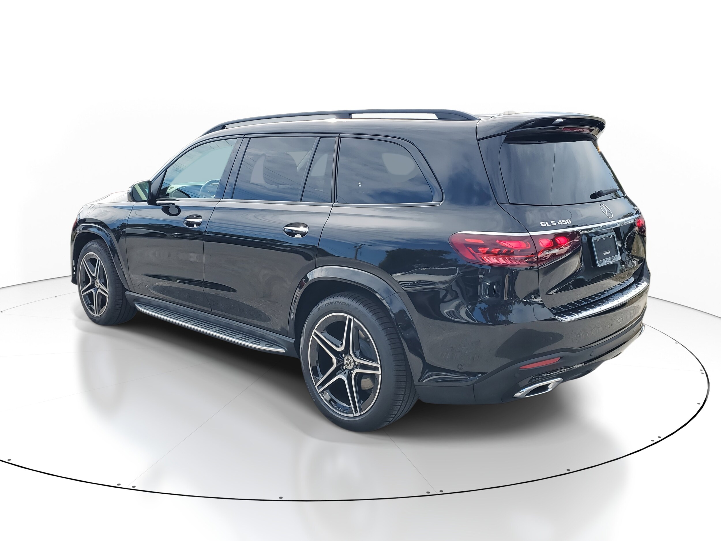 2026 Mercedes Benz GLS 450 4MATIC photo 4