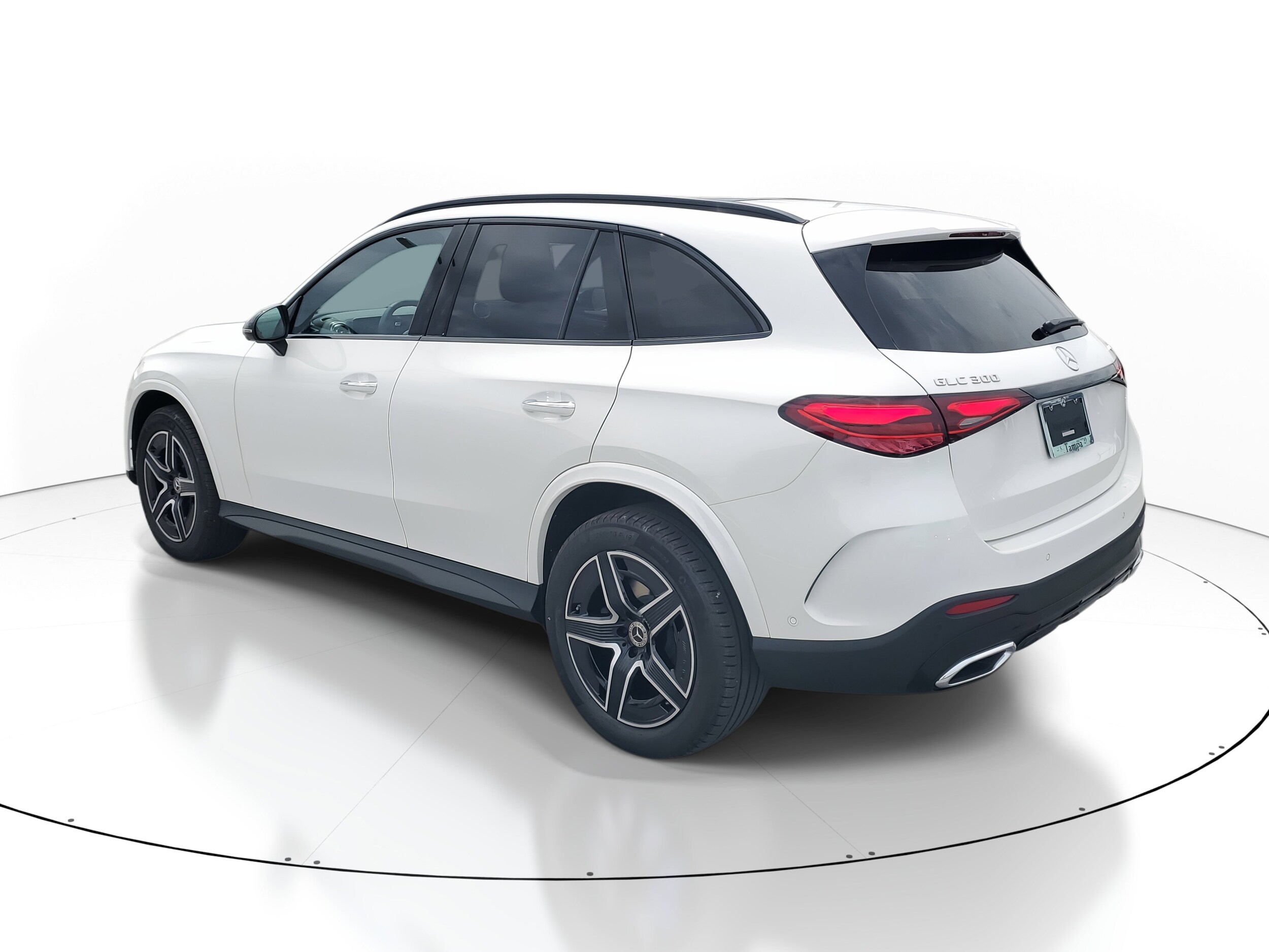 2026 Mercedes Benz GLC 300 4MATIC photo 3