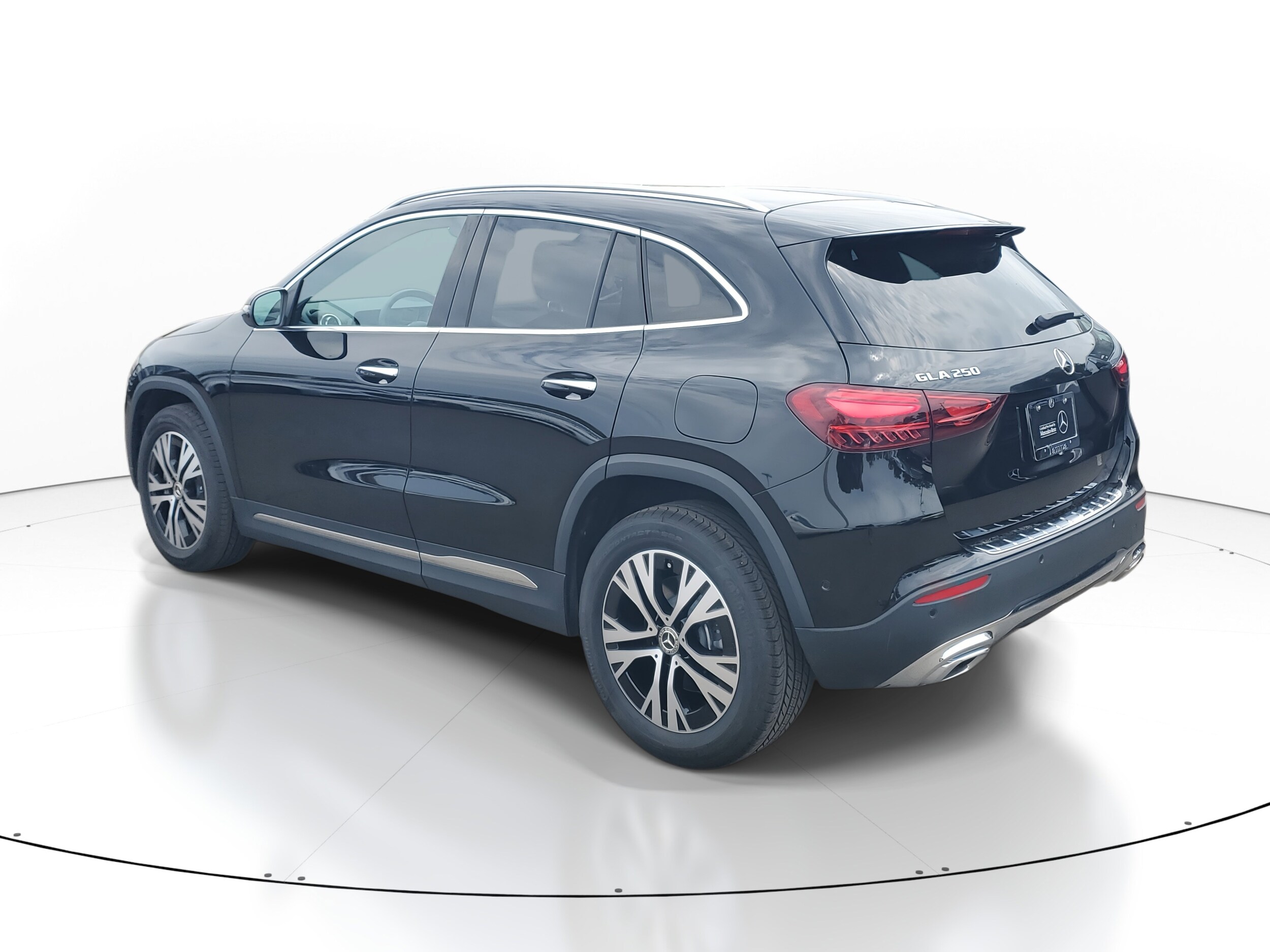 2025 Mercedes Benz GLA 250 photo 2