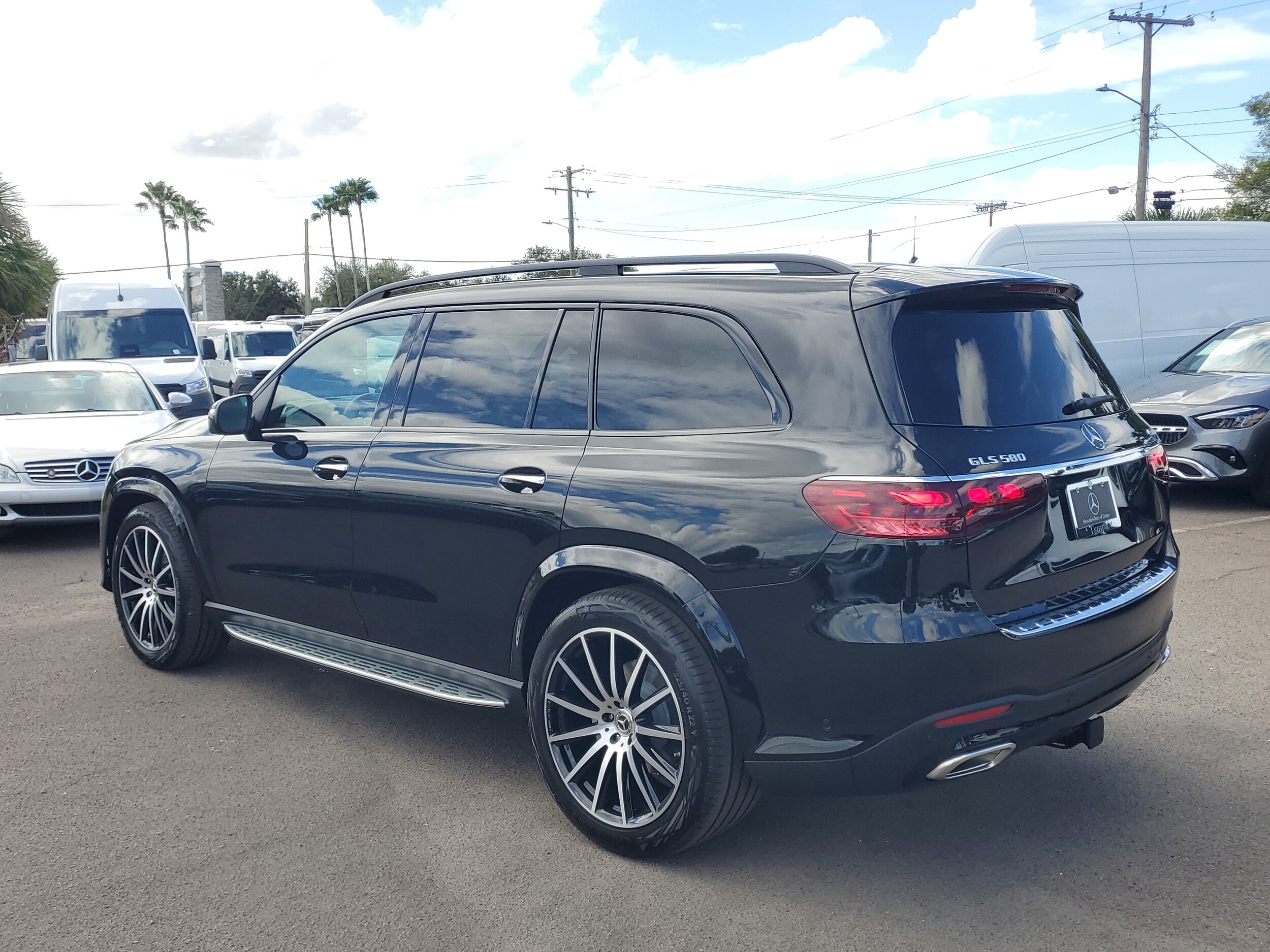 2026 Mercedes Benz GLS 580 4MATIC photo 2