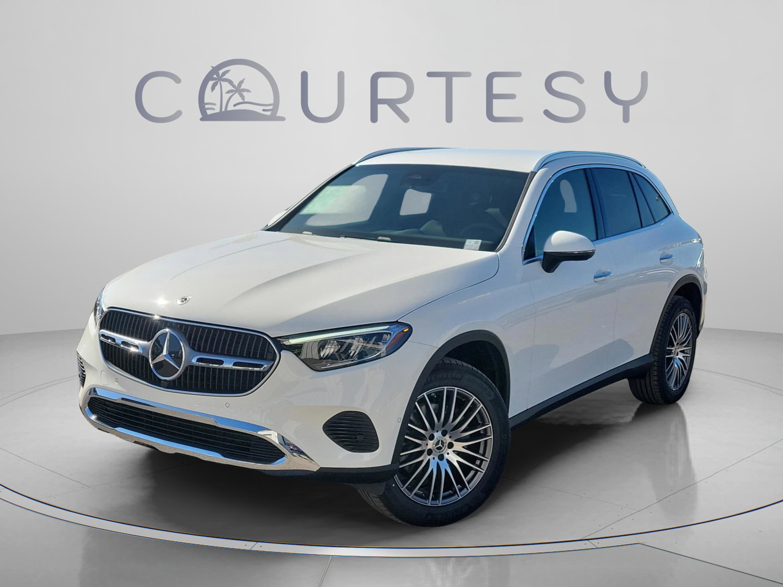2026 Mercedes-Benz GLC GLC 300's photo