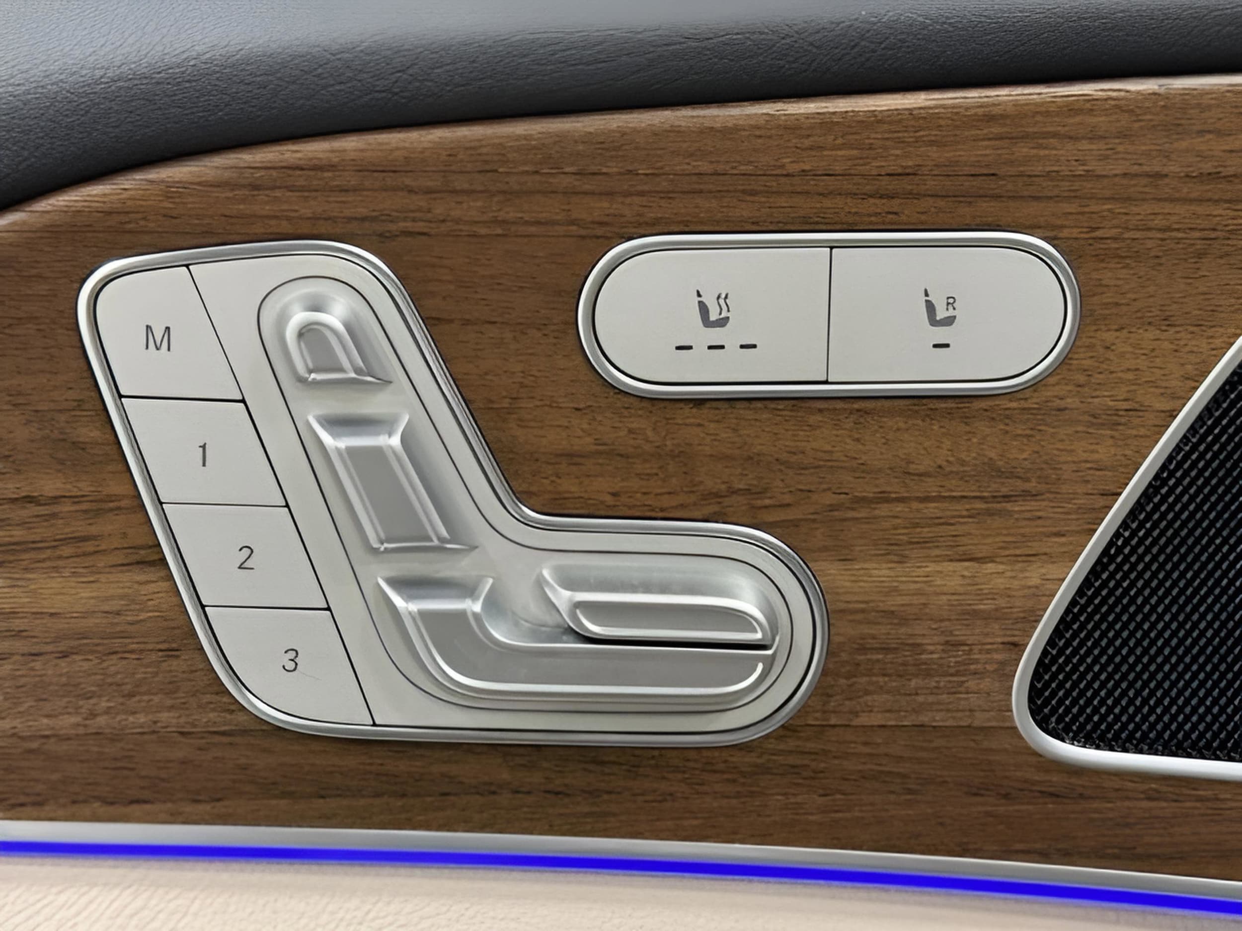 2025 Mercedes-Benz GLE GLE450 - Photo 26