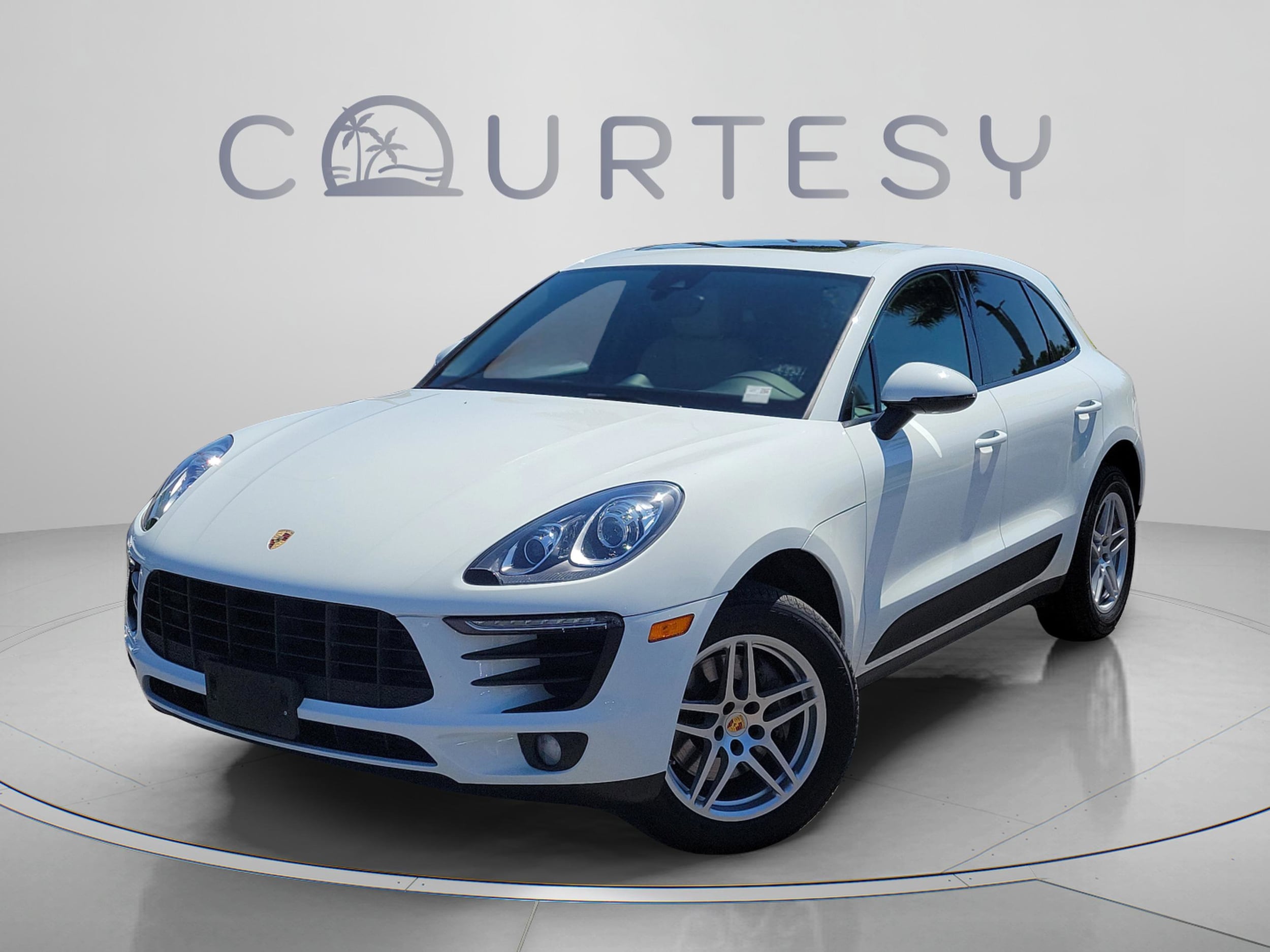 2018 Porsche Macan -'s photo
