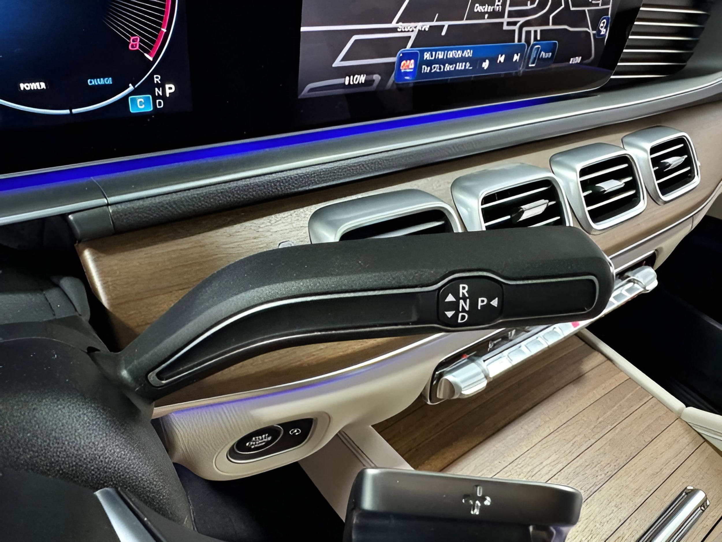 2025 Mercedes-Benz GLE GLE450 - Photo 37