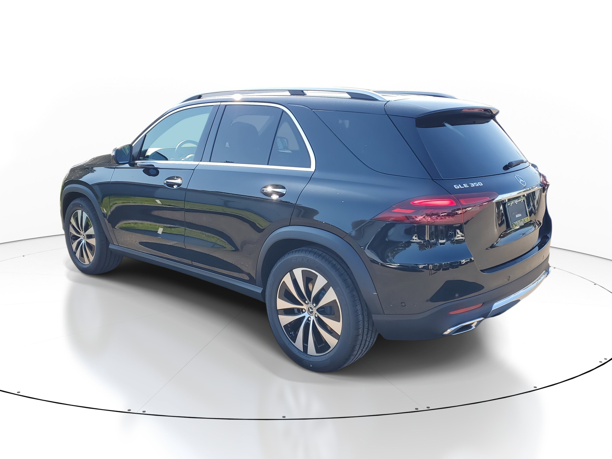 2025 Mercedes Benz GLE 350 4MATIC photo 3