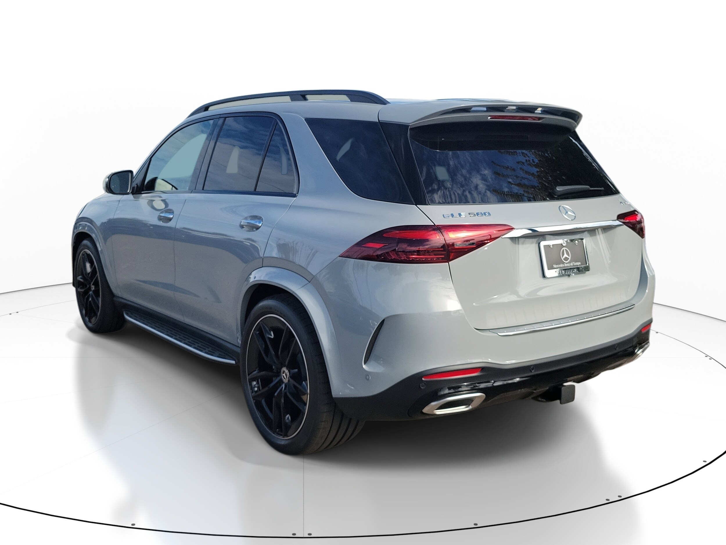 2026 Mercedes Benz GLE 580 4MATIC photo 2