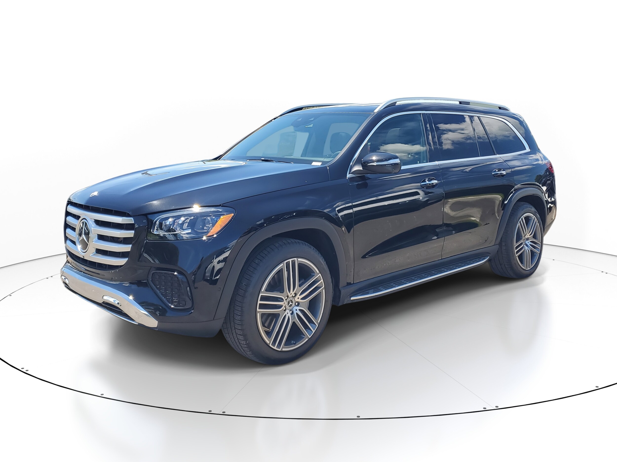 2025 Mercedes Benz GLS 450 4MATIC photo 3