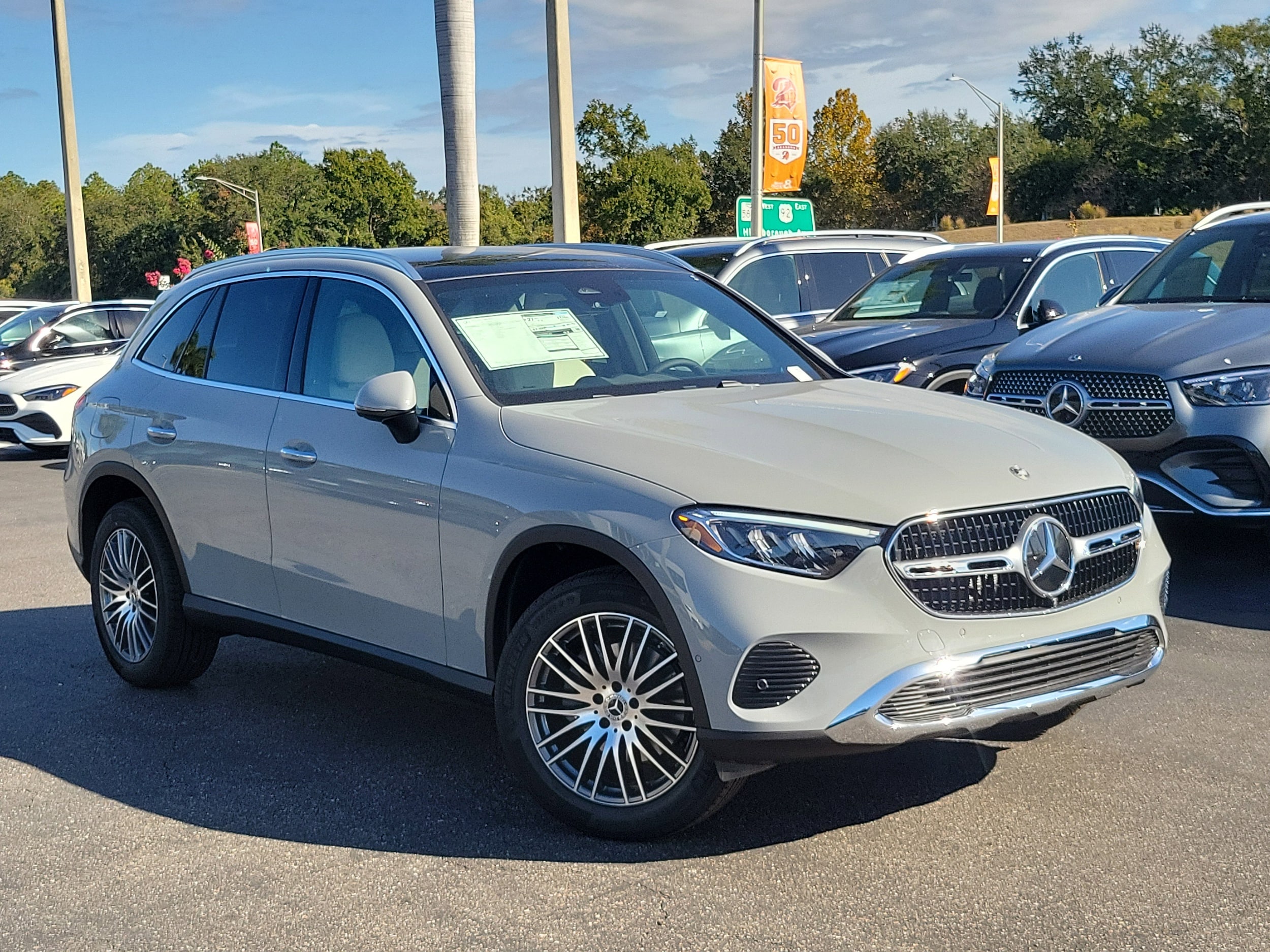 2026 Mercedes-Benz GLC Base's photo