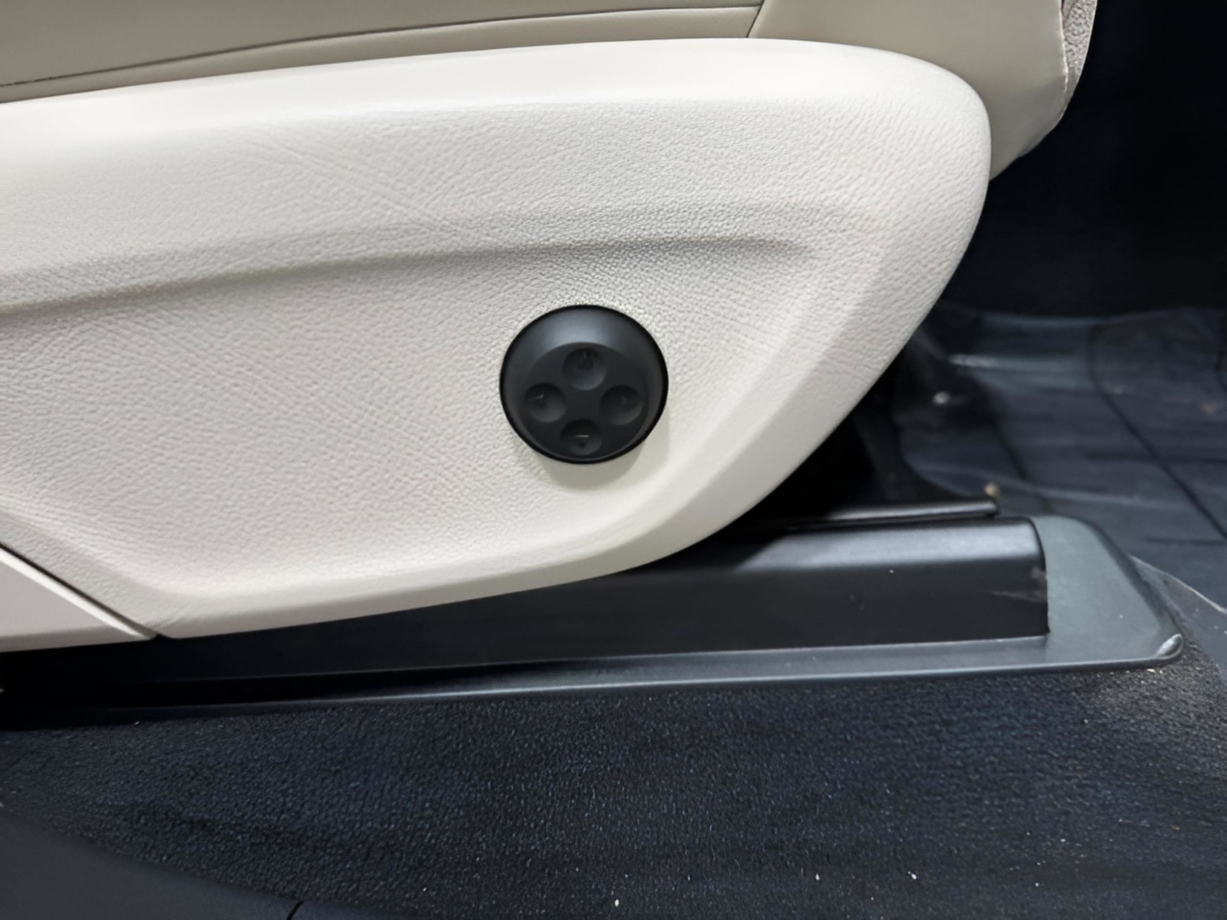 2025 Mercedes-Benz GLE GLE450 - Photo 22