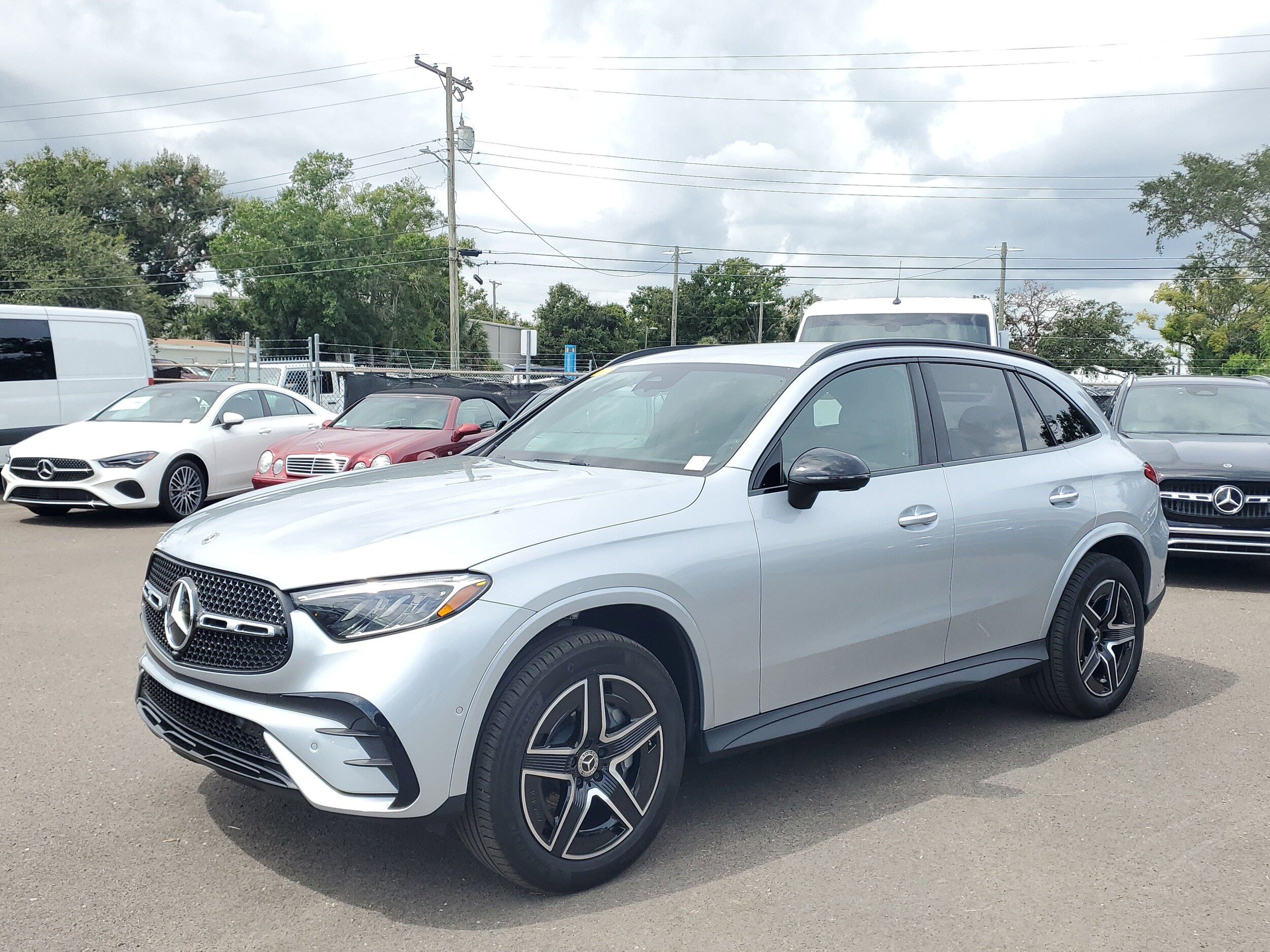 2025 Mercedes Benz GLC 300 4MATIC photo 2