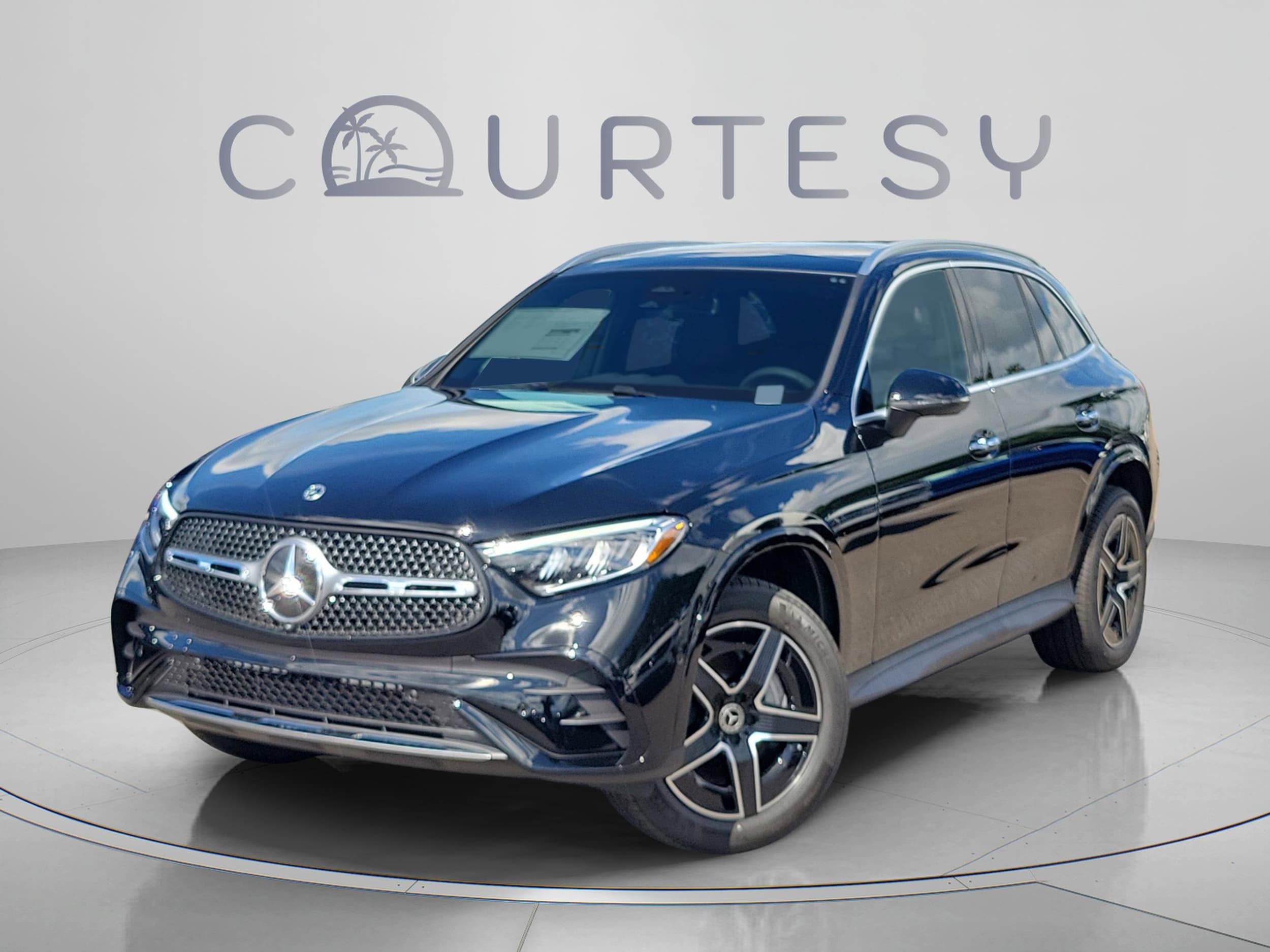 2026 Mercedes-Benz GLC GLC 300's photo