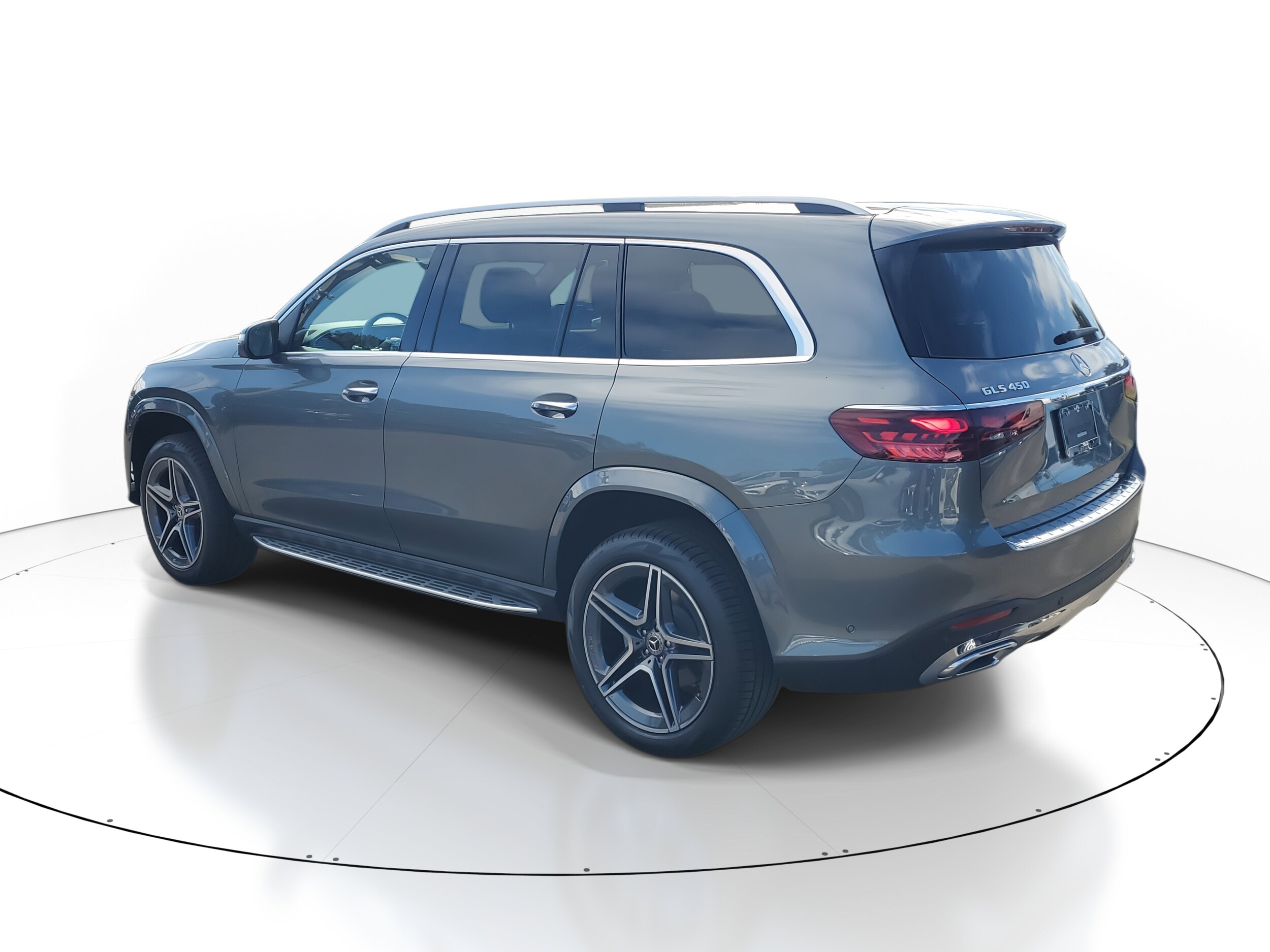 2026 Mercedes Benz GLS 450 4MATIC photo 2