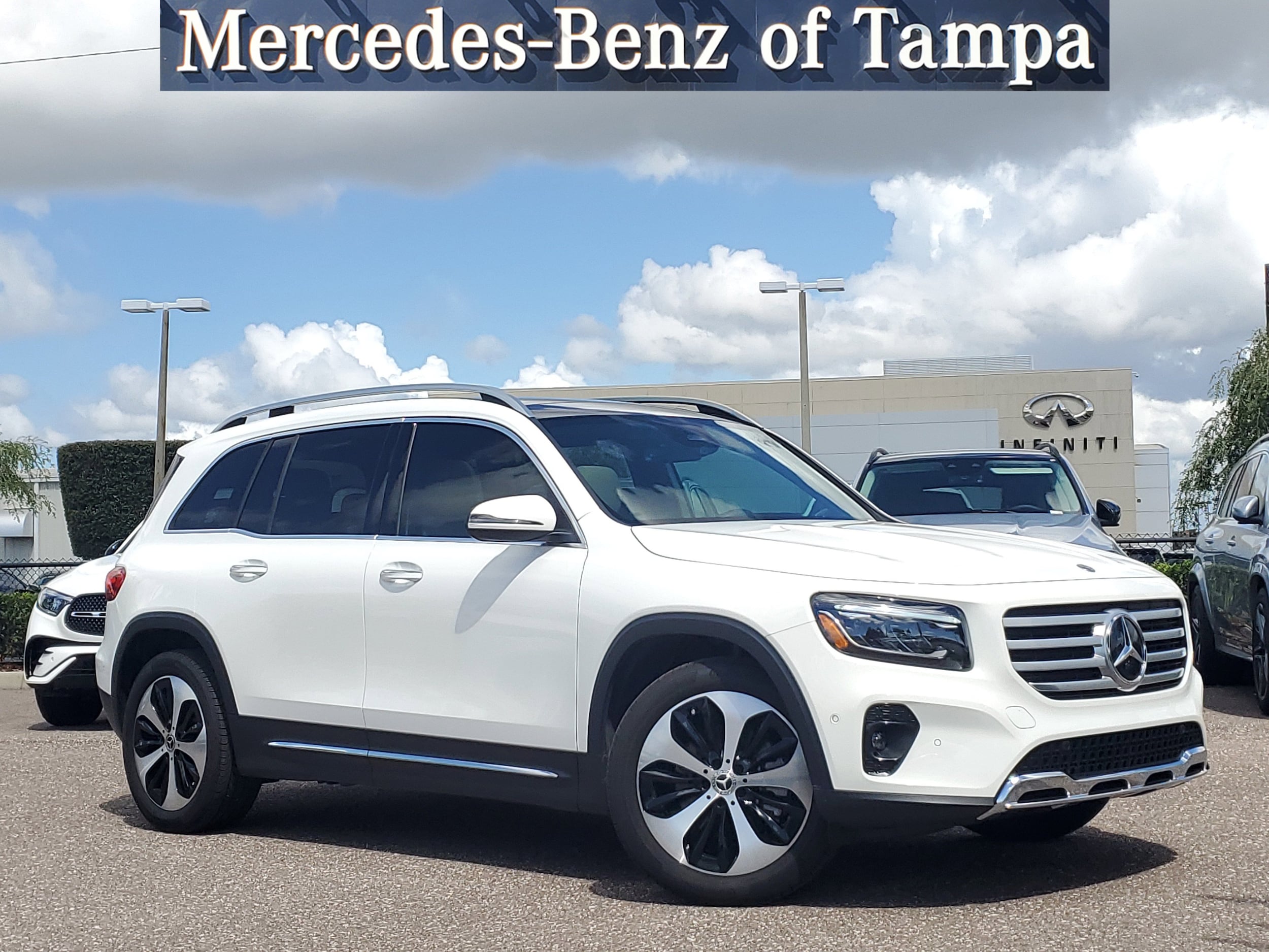 2024 Mercedes-Benz GLB Base's photo