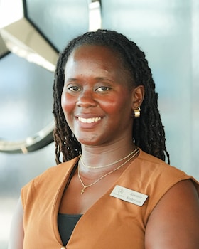 Staff member Shemia Anderson from ID_549d7a
