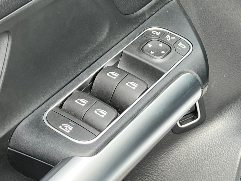 2025 Mercedes-Benz GLA GLA250 - Photo 15