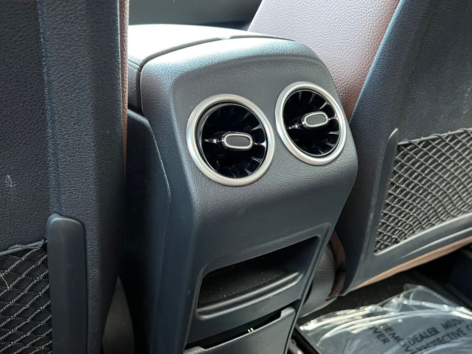 2025 Mercedes-Benz GLB Base - Photo 31