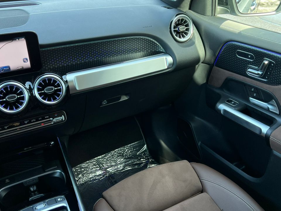 2025 Mercedes-Benz GLB Base - Photo 30