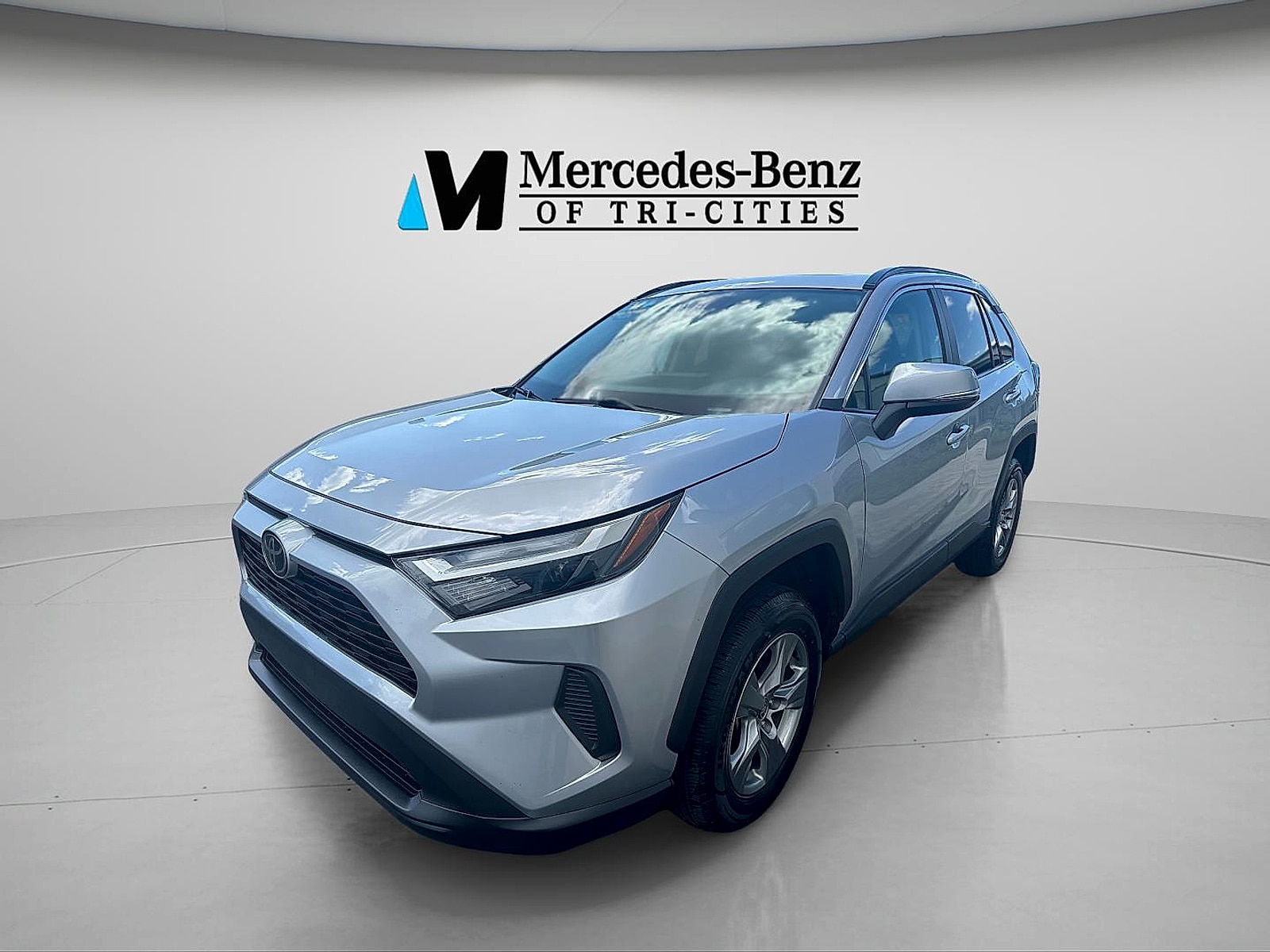 2024 Toyota RAV4 XLE AWD's photo