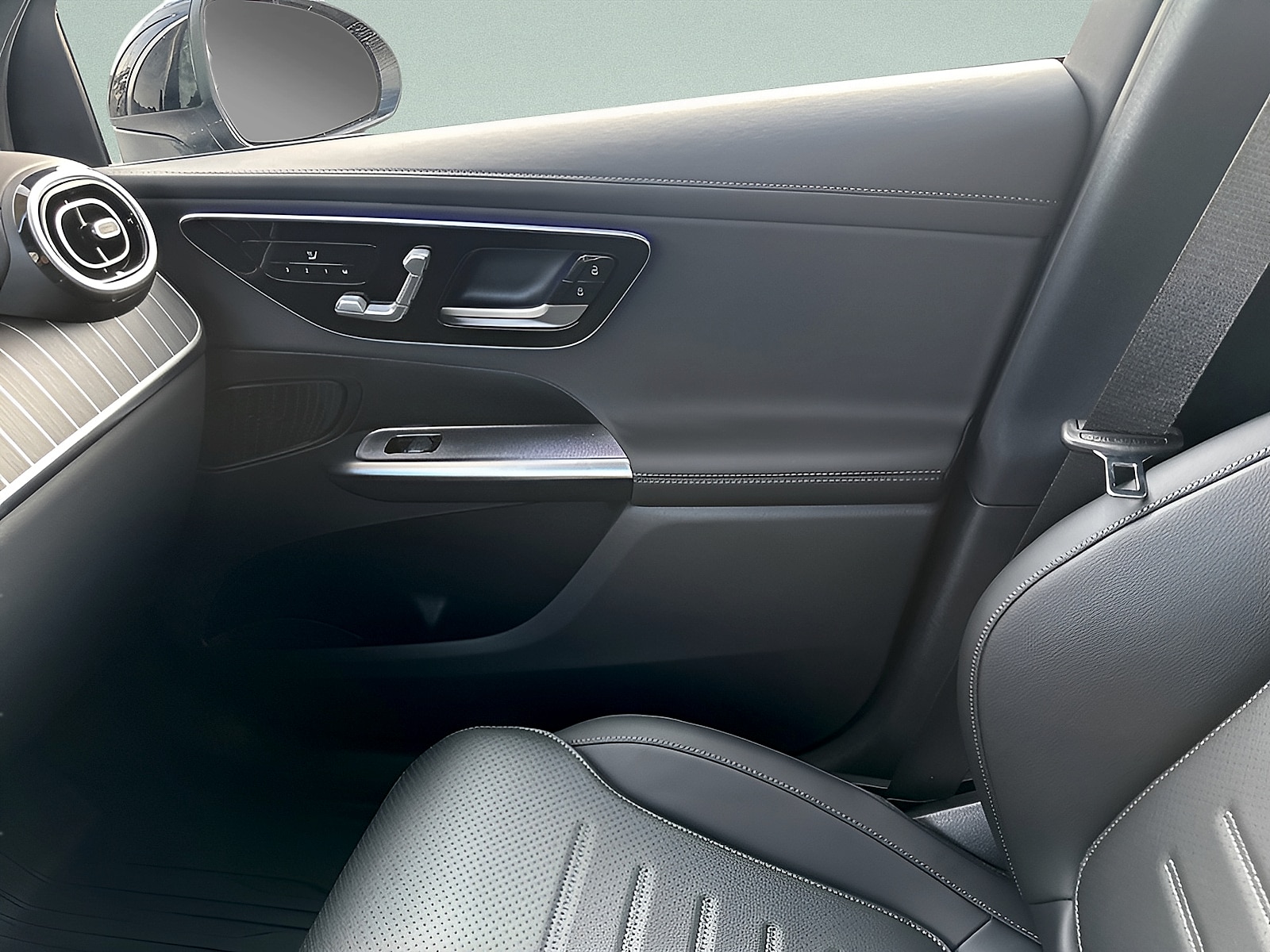 2026 Mercedes-Benz GLC Base - Photo 16