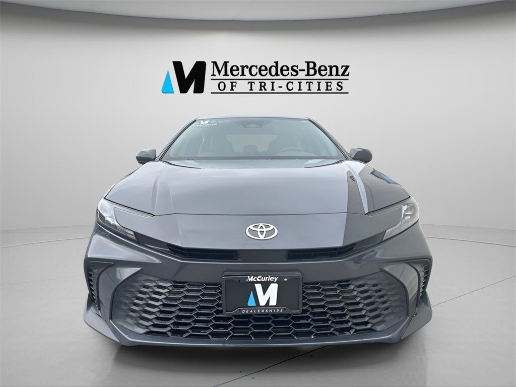 2025 Toyota Camry SE photo 2
