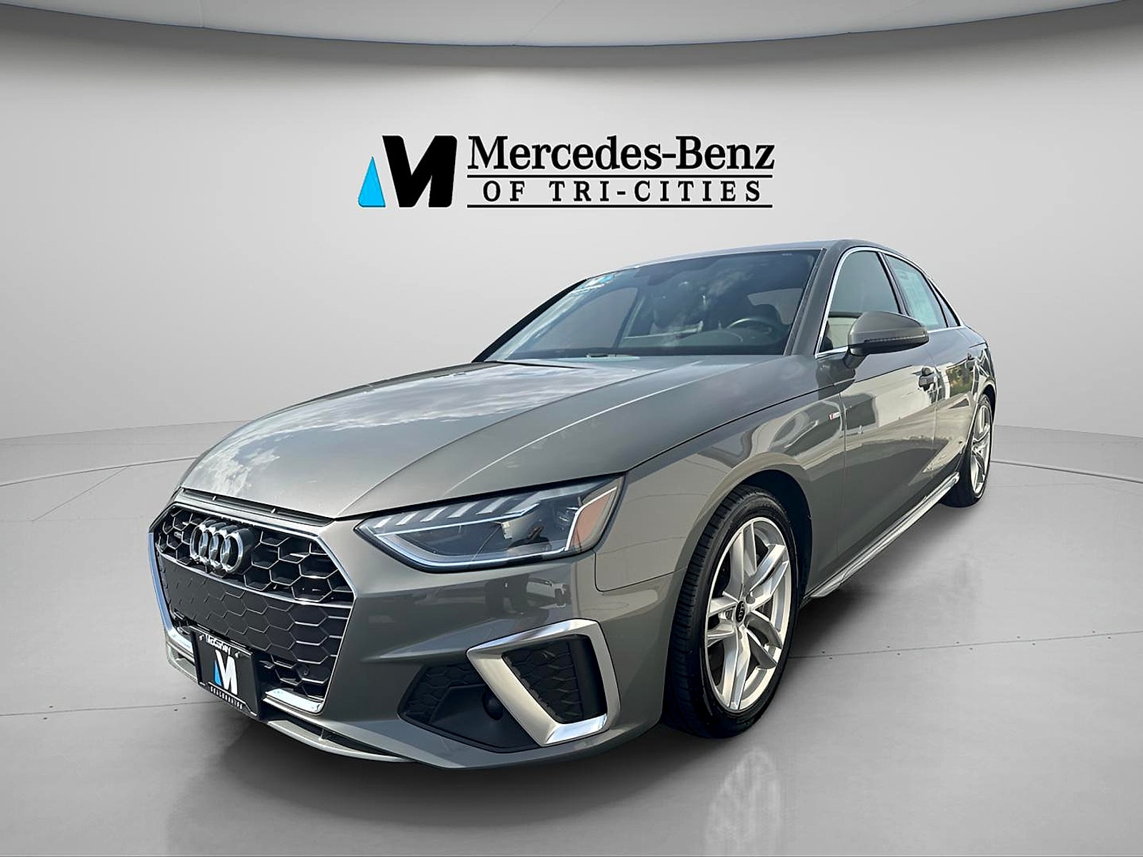 2023 Audi A4 45 TFSI Premium Plus quattro S tronic's photo