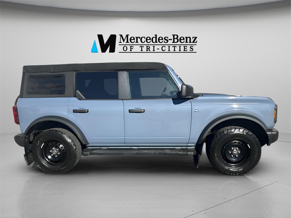 2023 Ford Bronco Black Diamond photo 4
