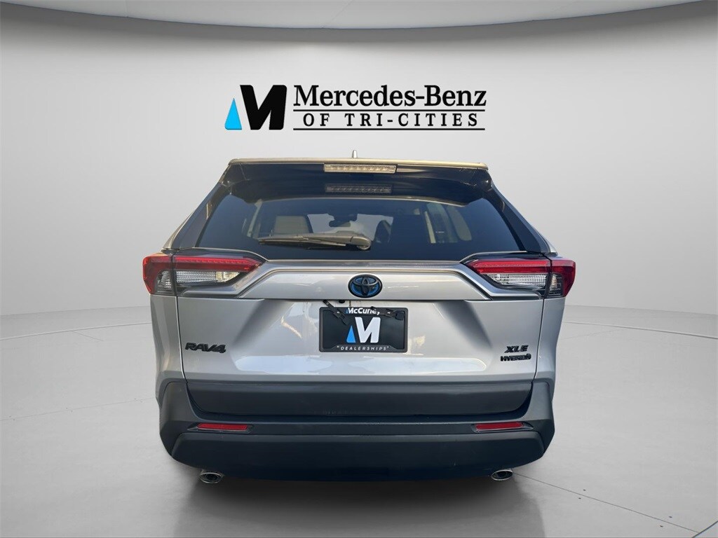 2021 Toyota RAV4 Hybrid XLE Premium photo 3