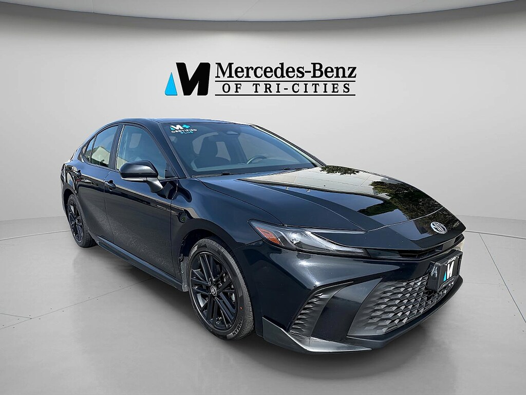 Used 2025 Toyota Camry SE Sedan