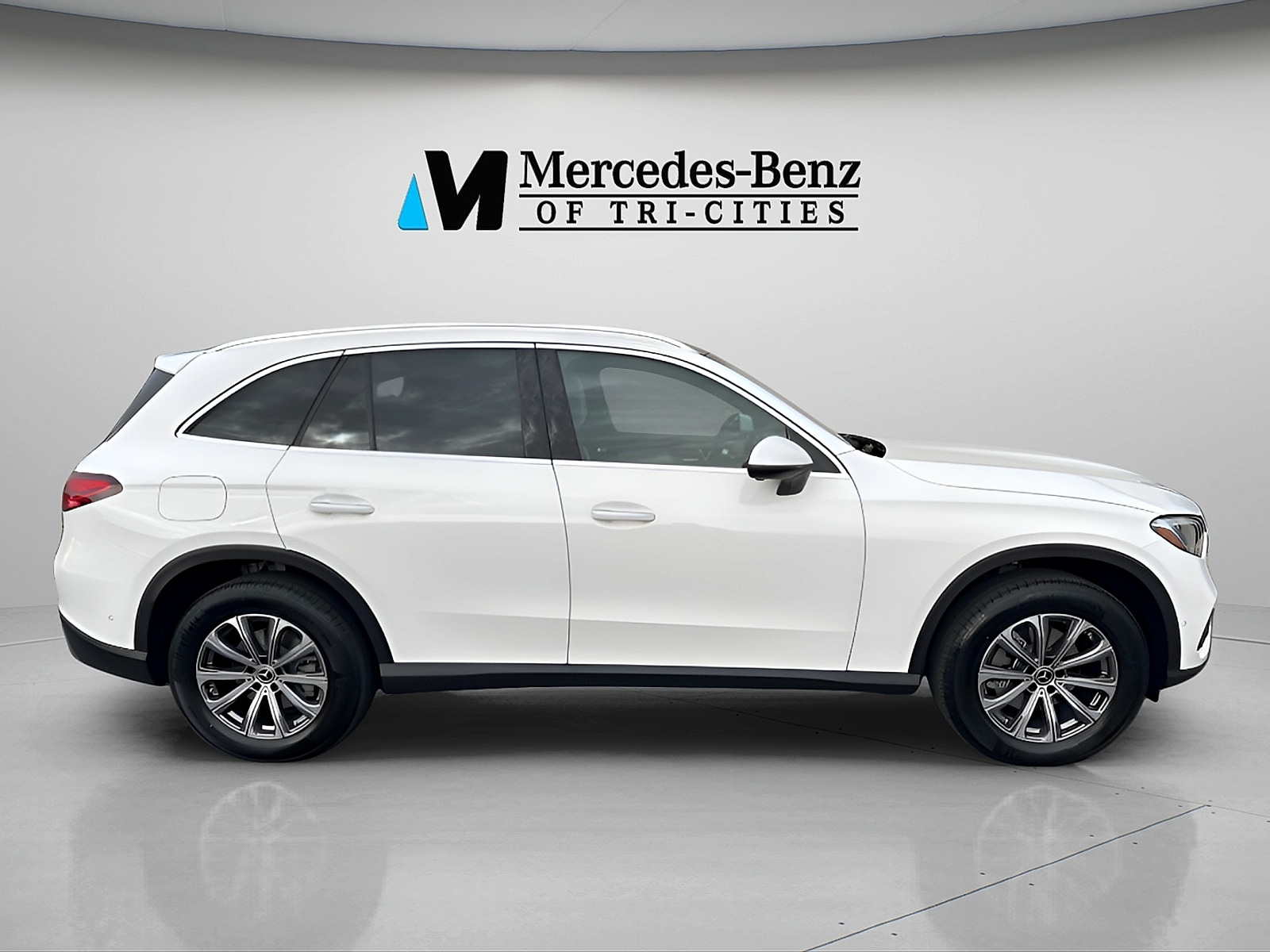 2026 Mercedes-Benz GLC Base - Photo 4