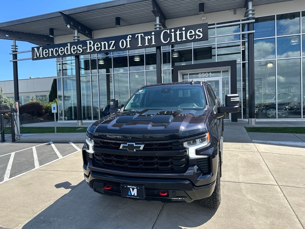 Used 2024 Chevrolet Silverado 1500 LT Trail Boss with VIN 3GCUDFE82RG234396 for sale in Kennewick, WA