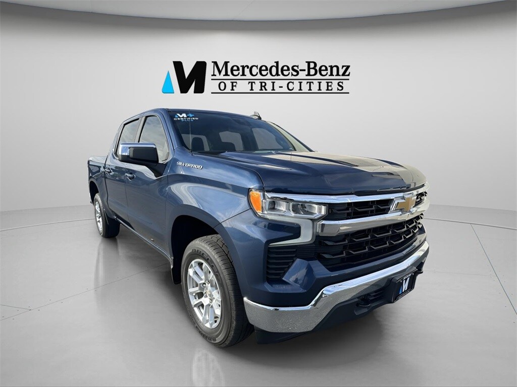 2022 Chevrolet Silverado 1500 LT photo 2
