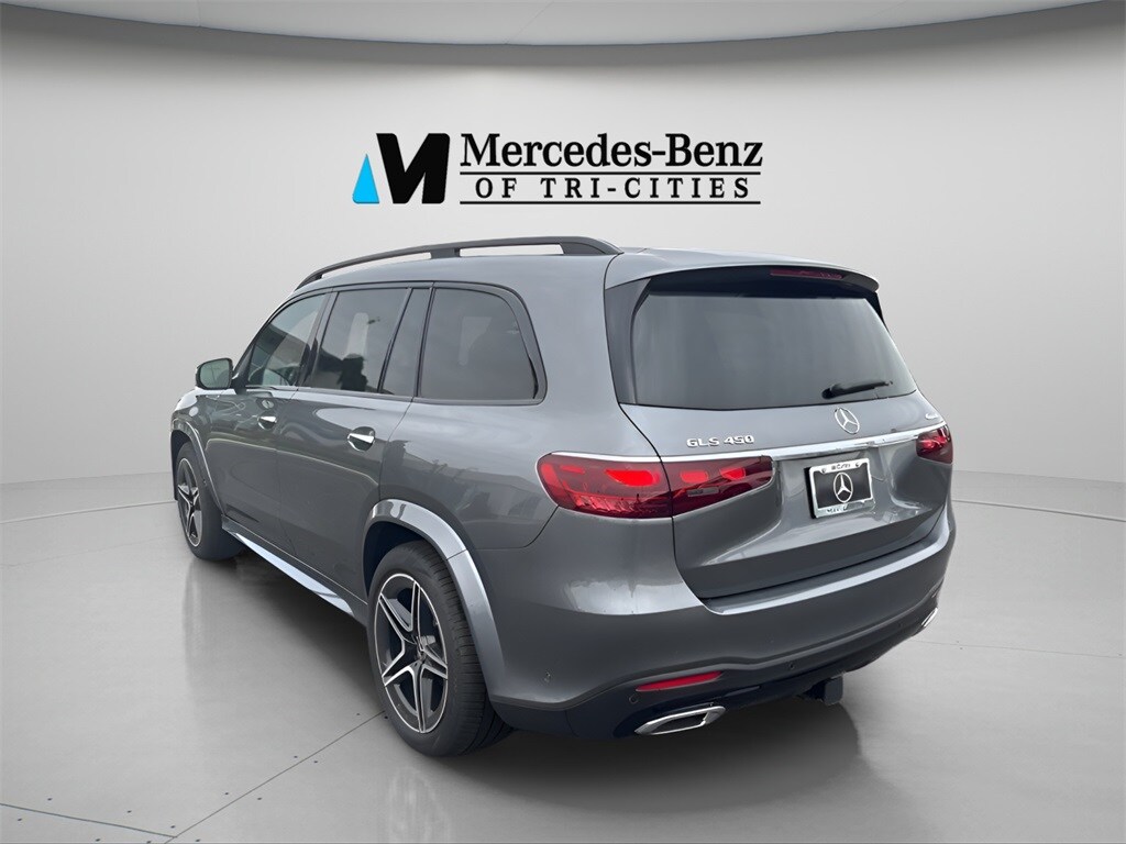 2025 Mercedes Benz GLS 450 4MATIC photo 2