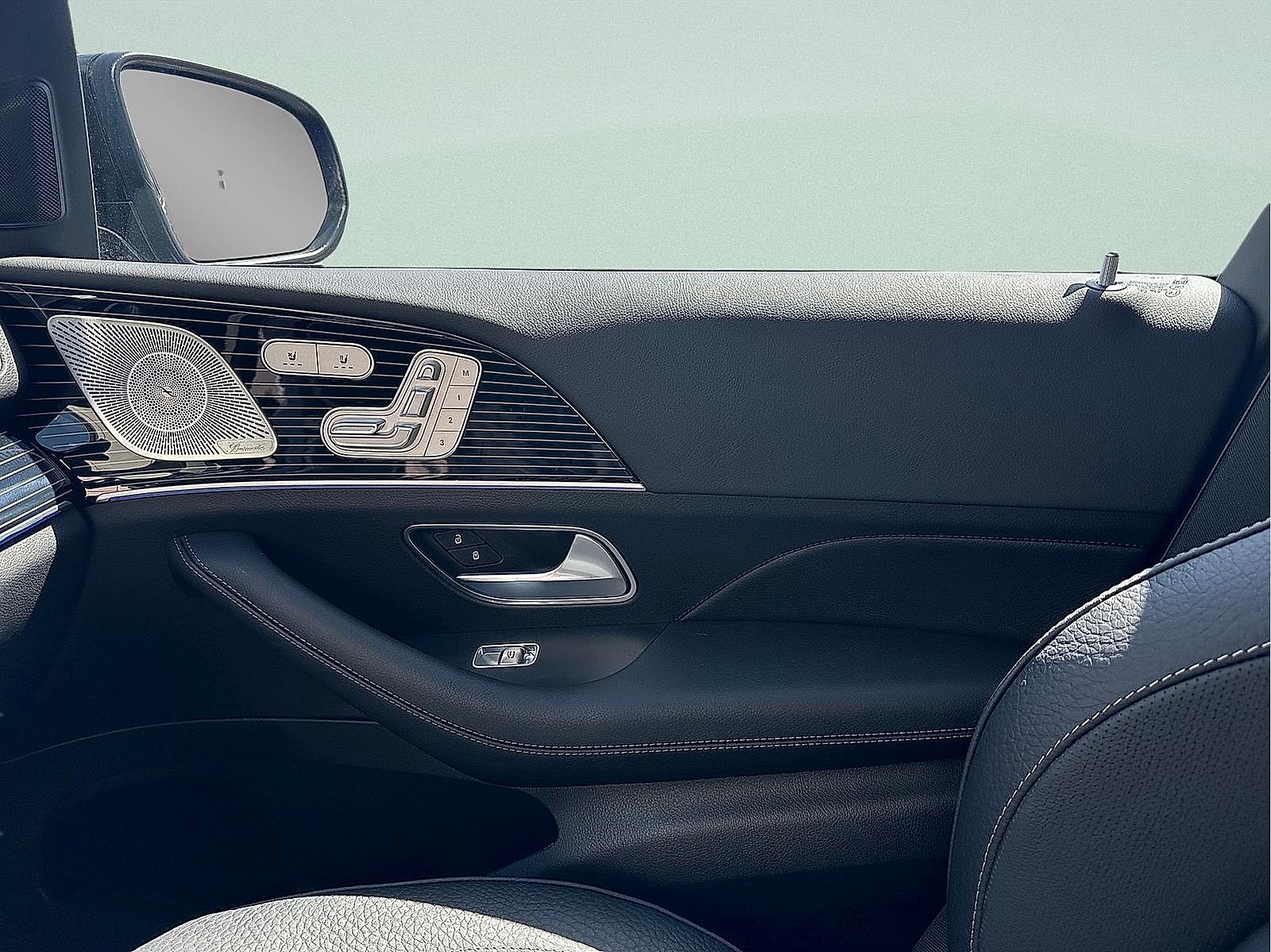 2025 Mercedes-Benz GLS Base - Photo 31