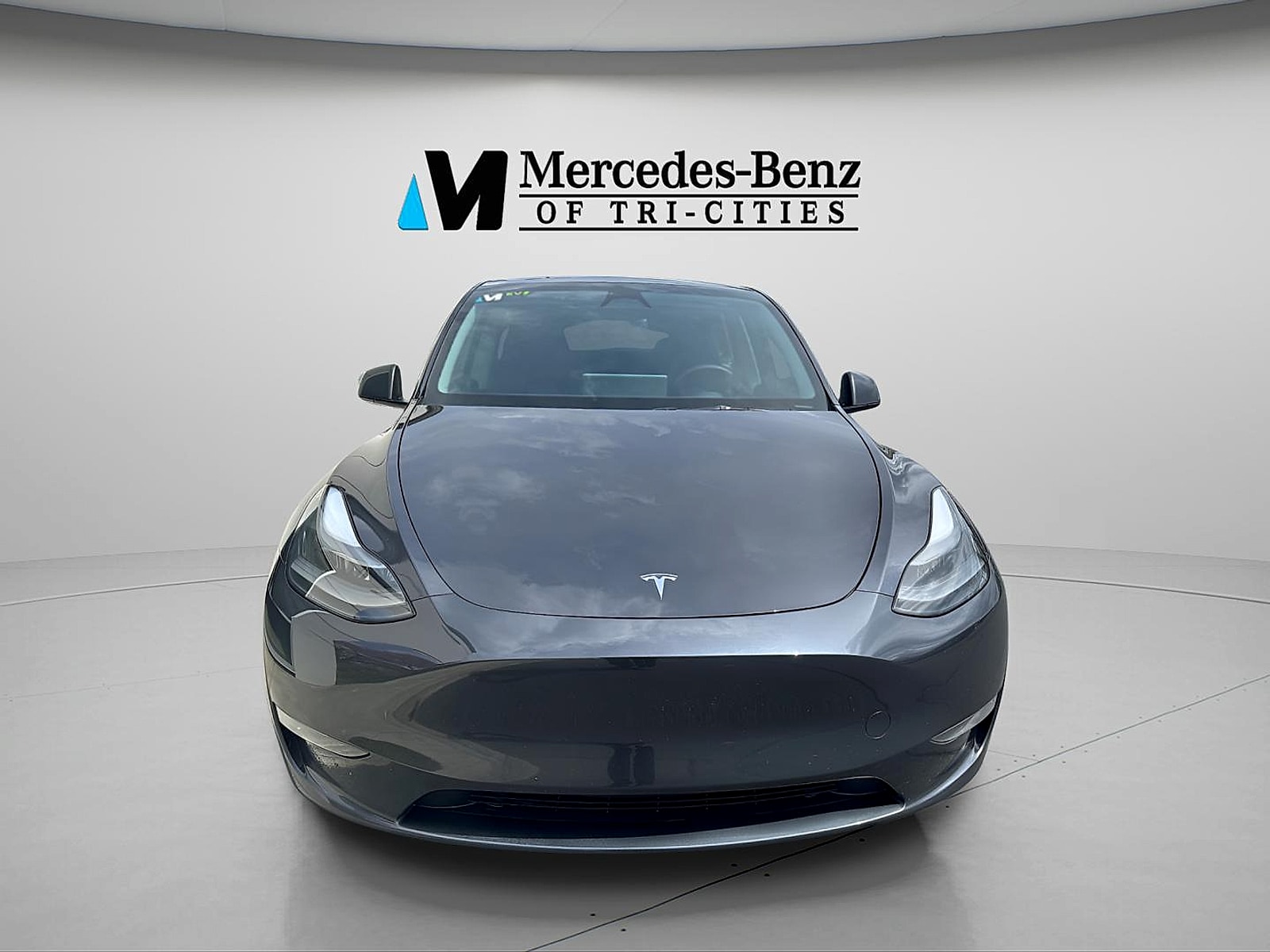 Used 2024 Tesla Model Y Long Range with VIN 7SAYGDEE4RF087171 for sale in Kennewick, WA