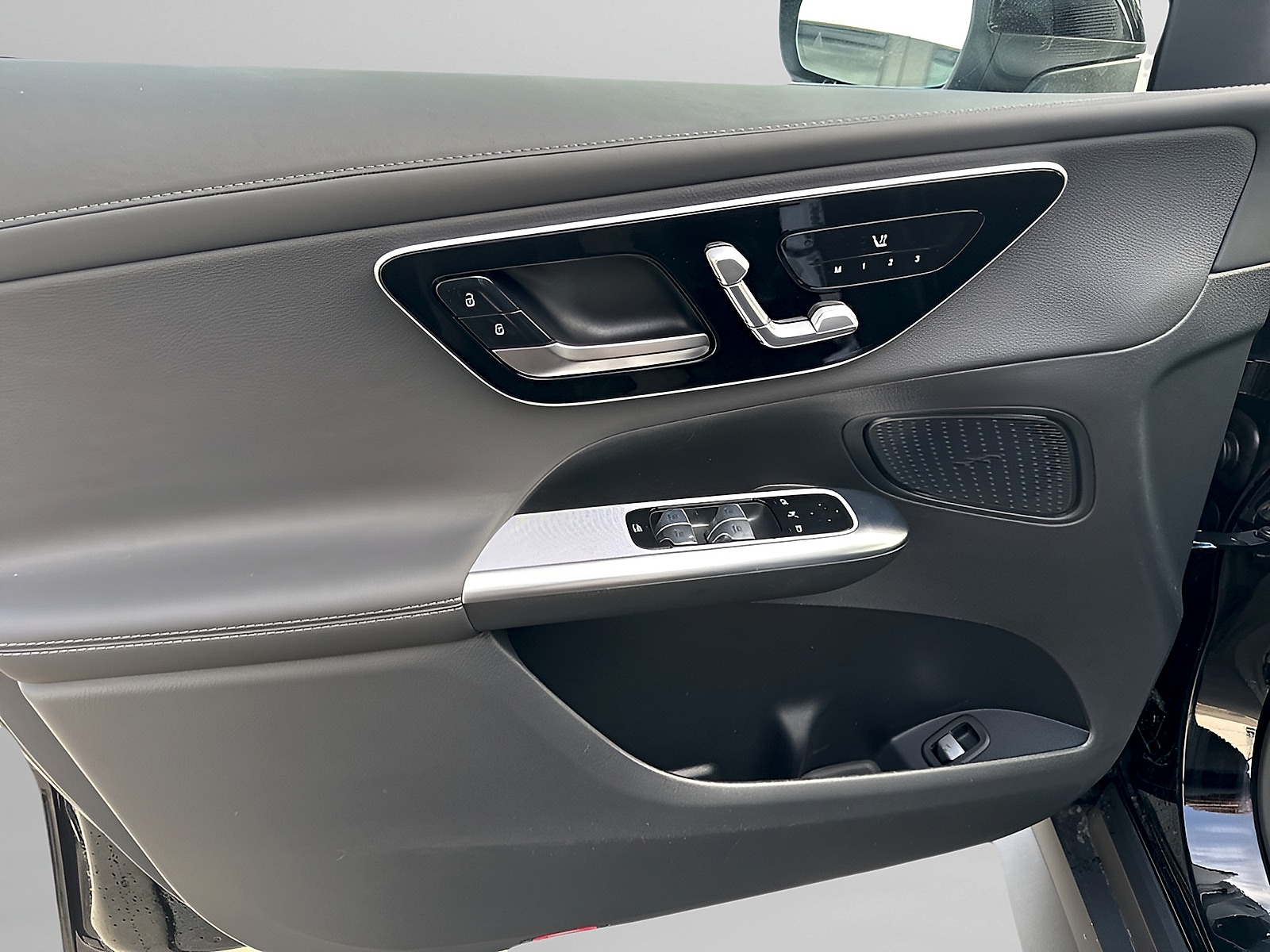 2026 Mercedes-Benz GLC Base - Photo 9