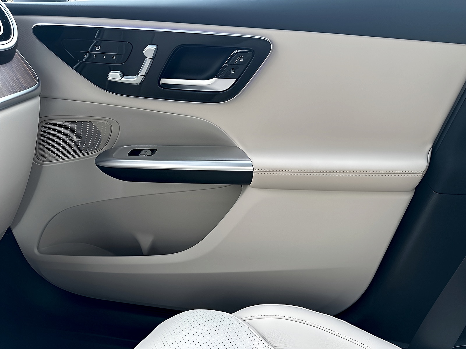 2026 Mercedes-Benz GLC Base - Photo 16