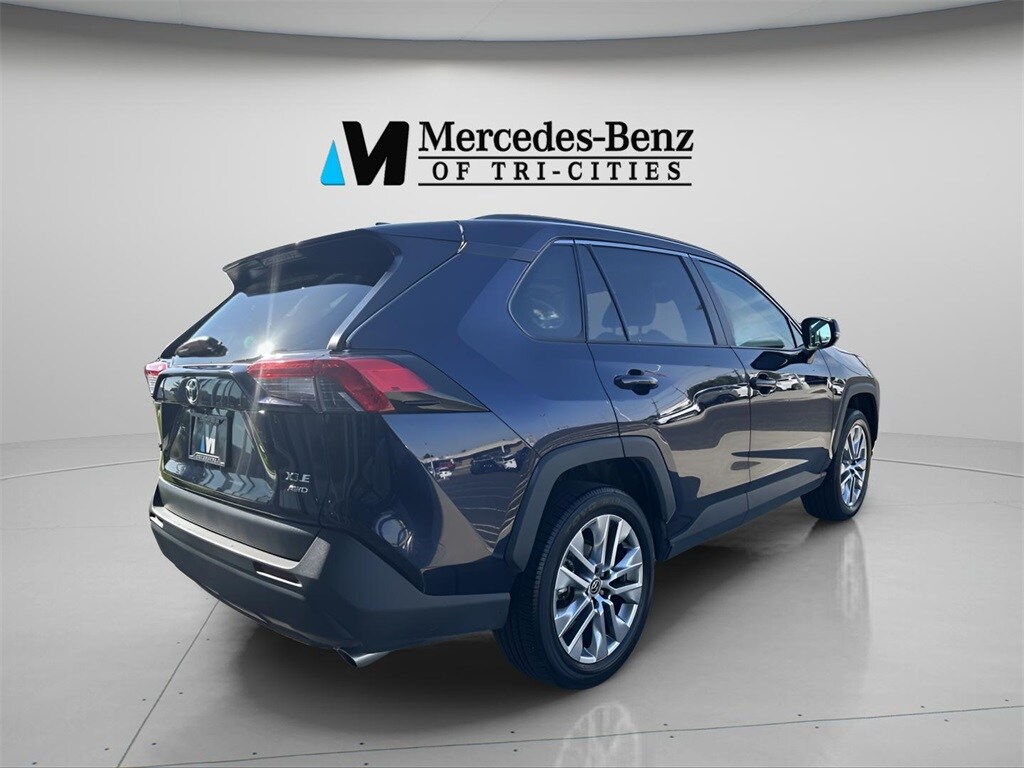 2024 Toyota RAV4 XLE Premium photo 4