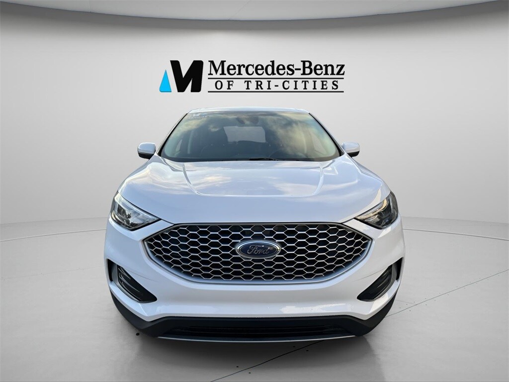 2024 Ford Edge SEL photo 2